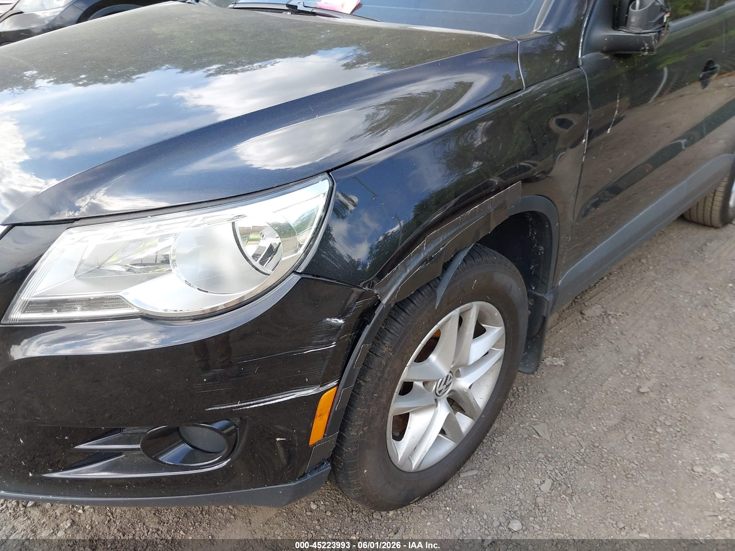 2011 Volkswagen Tiguan S Black vin: WVGBV7AX1BW527636