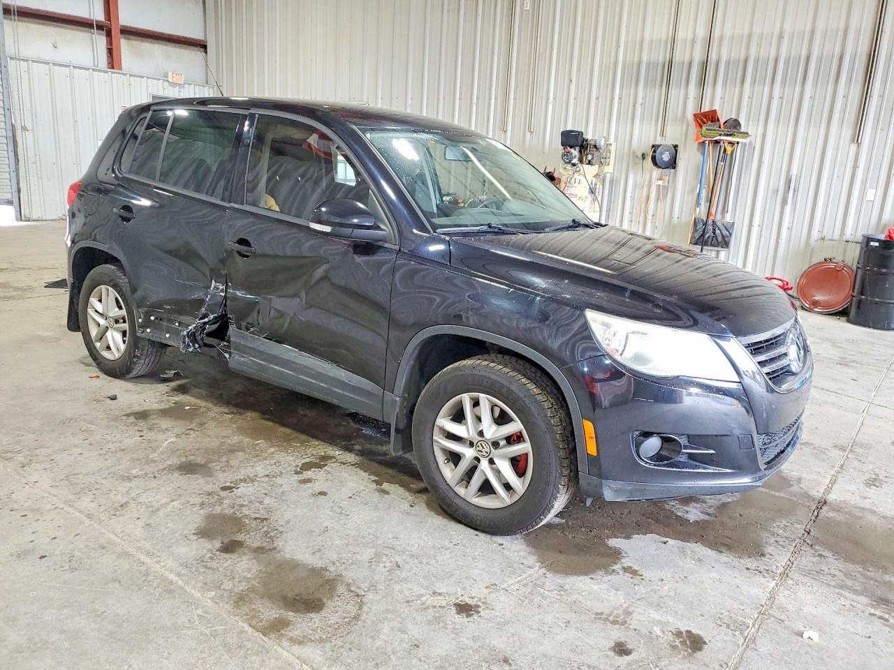 2011 Volkswagen Tiguan S/se/sel Черный vin: WVGBV7AX1BW527975