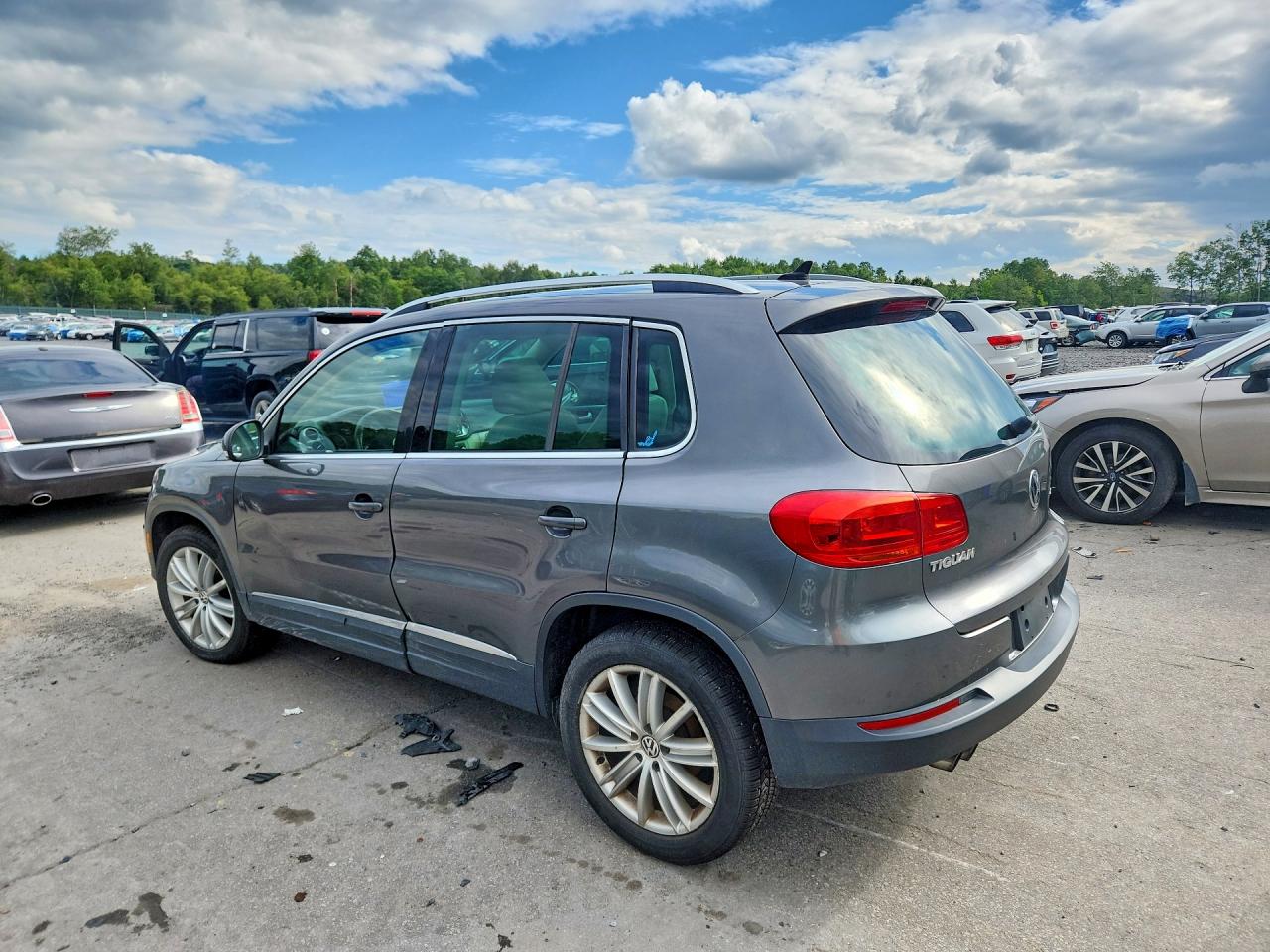 2012 Volkswagen Tiguan S Black vin: WVGBV7AX1CW005736