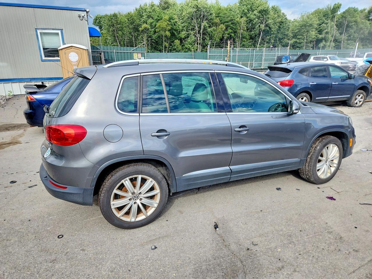 2012 Volkswagen Tiguan S Black vin: WVGBV7AX1CW005736