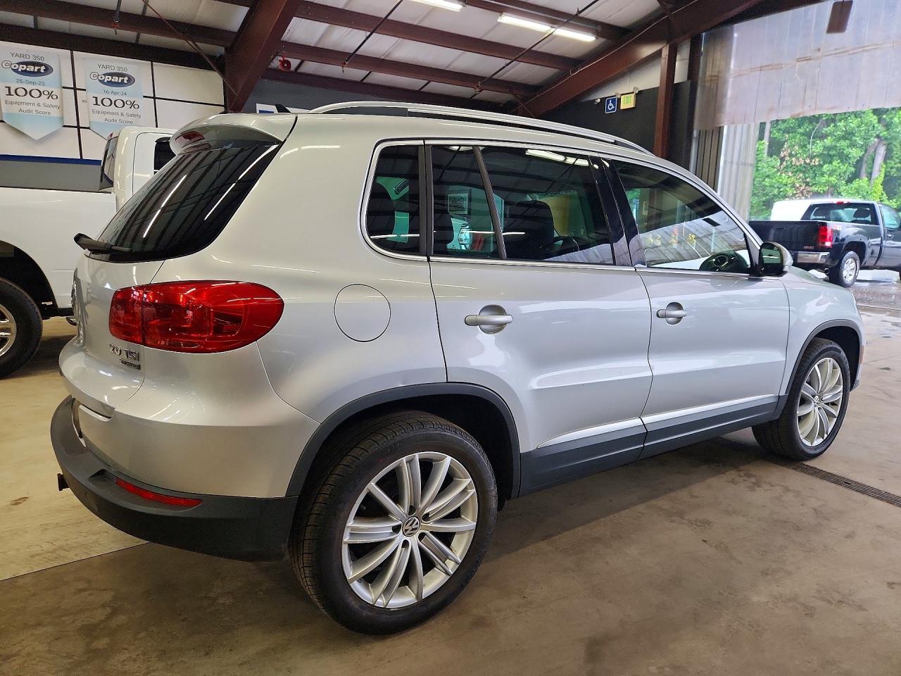 2012 Volkswagen Tiguan S Silver vin: WVGBV7AX1CW527346