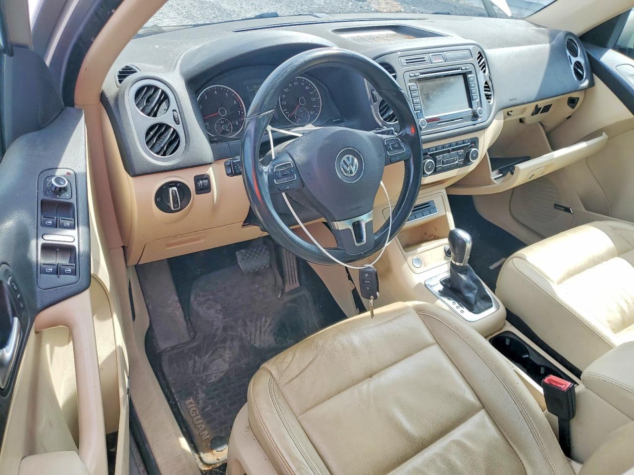 2012 Volkswagen Tiguan S Silver vin: WVGBV7AX1CW580841