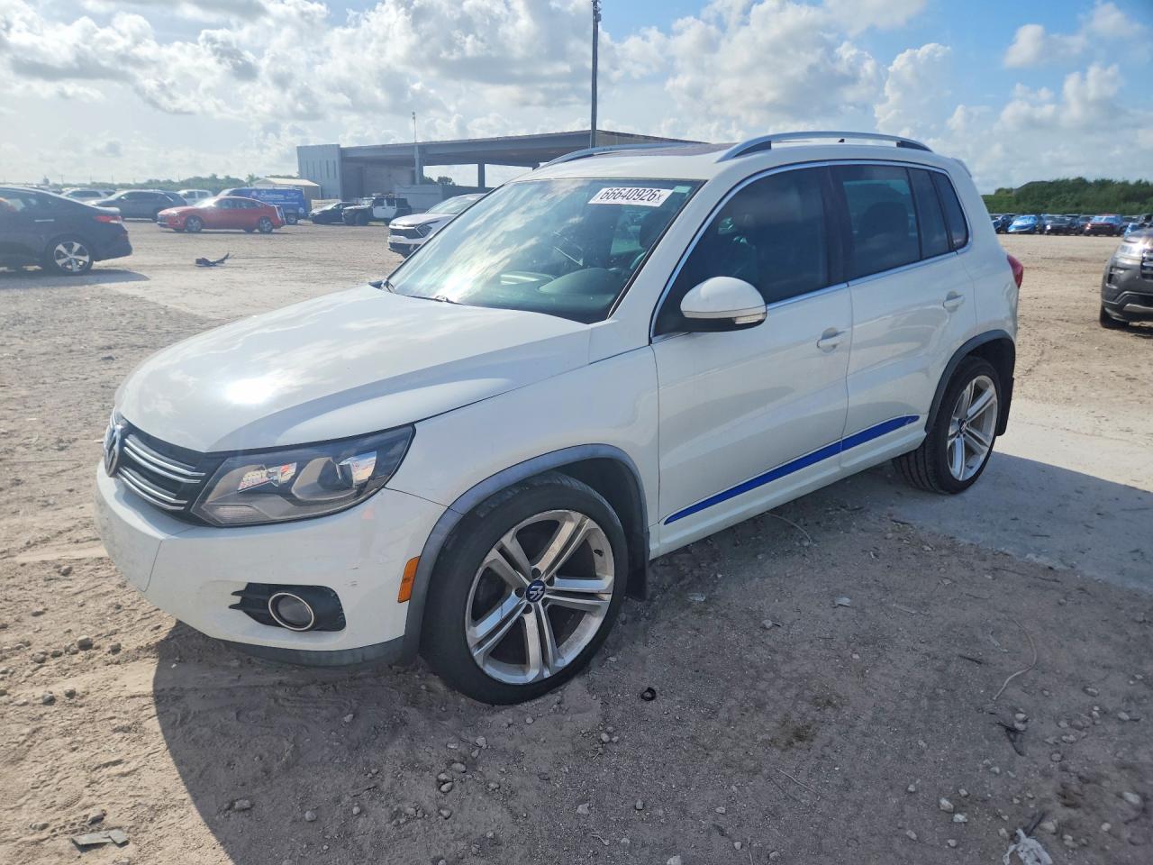 2015 Volkswagen Tiguan S White vin: WVGBV7AX1FW074530