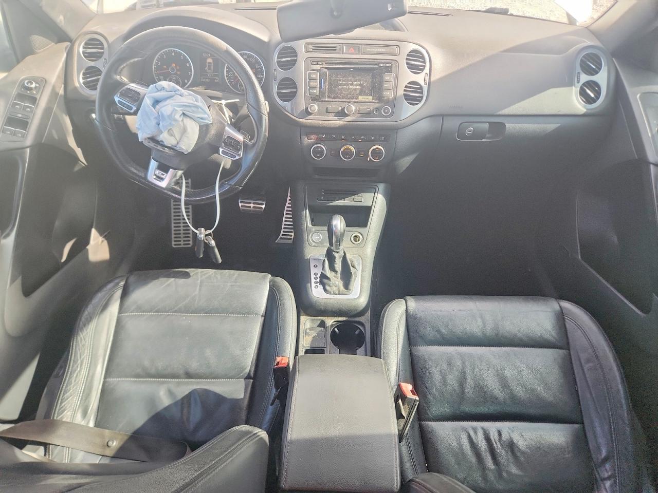 2015 Volkswagen Tiguan S White vin: WVGBV7AX1FW074530