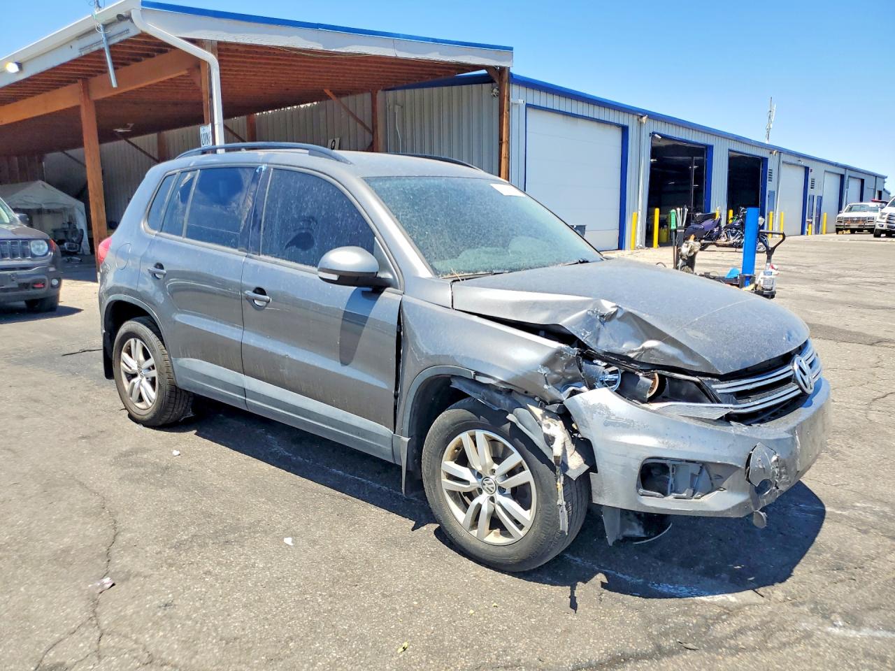 2015 Volkswagen Tiguan S Gray vin: WVGBV7AX1FW508204