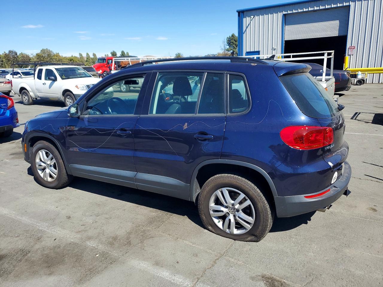 2015 Volkswagen Tiguan S Blue vin: WVGBV7AX1FW552834