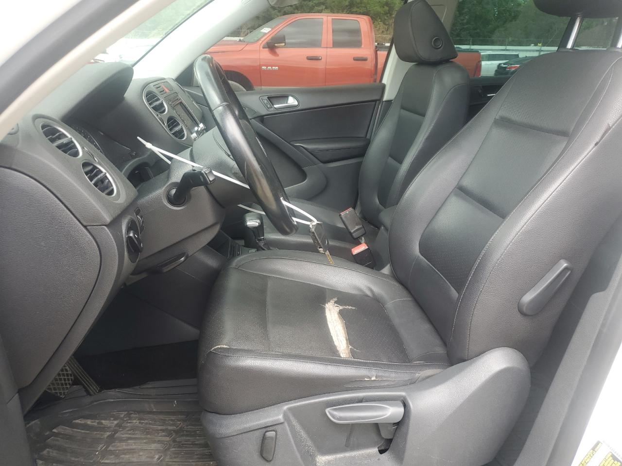 2010 Volkswagen Tiguan Se White vin: WVGBV7AX2AW516045