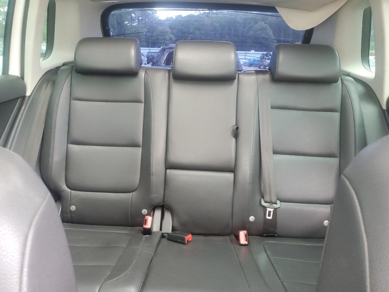 2010 Volkswagen Tiguan Se White vin: WVGBV7AX2AW516045