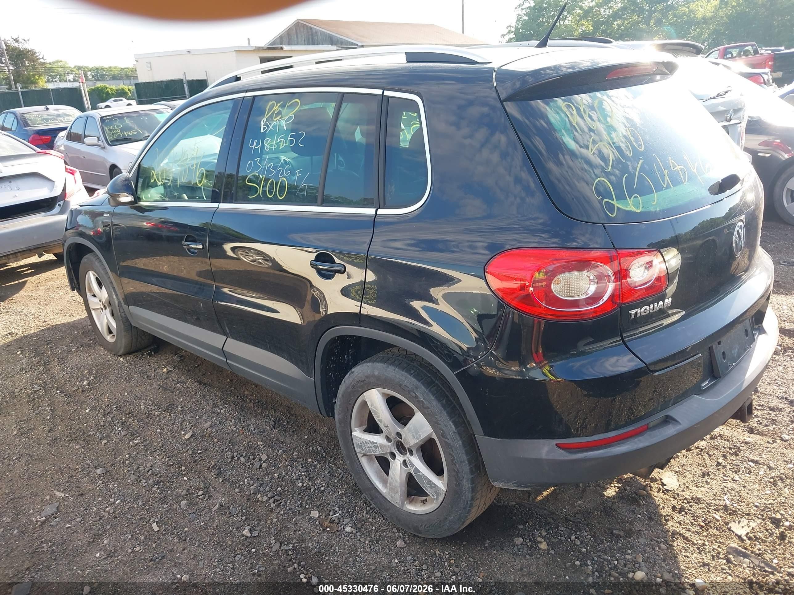 2010 Volkswagen Tiguan Wolfsburg Edition Black vin: WVGBV7AX2AW528051