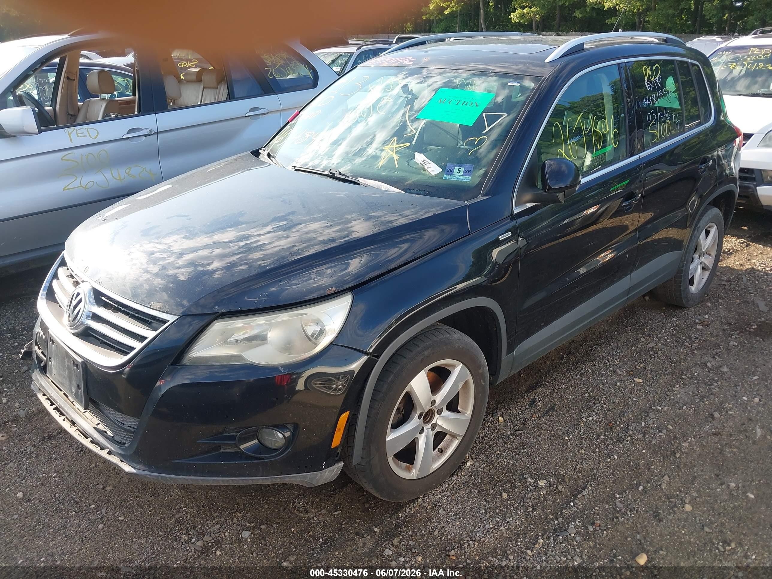 2010 Volkswagen Tiguan Wolfsburg Edition Black vin: WVGBV7AX2AW528051