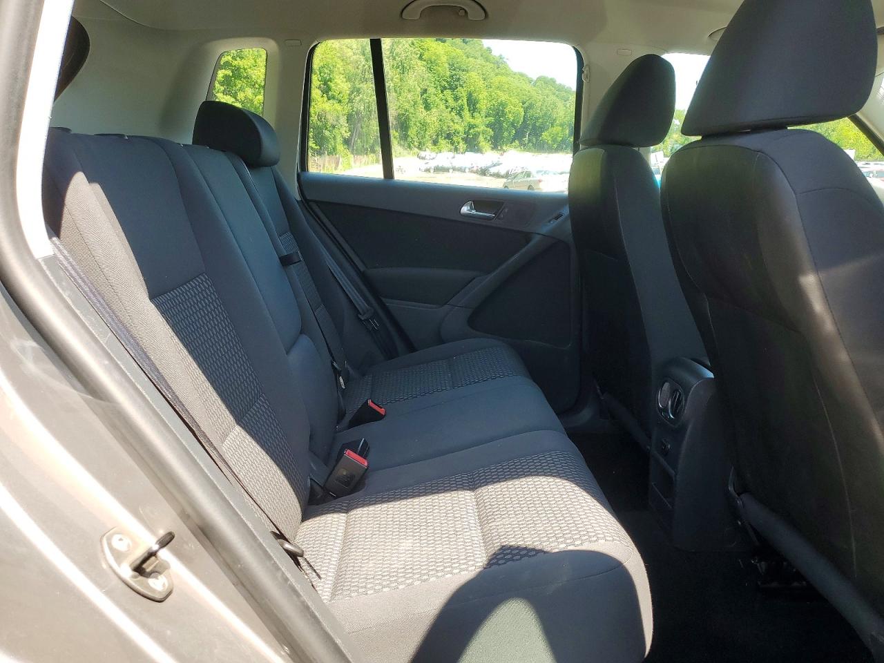 2011 Volkswagen Tiguan S Gray vin: WVGBV7AX2BW513034