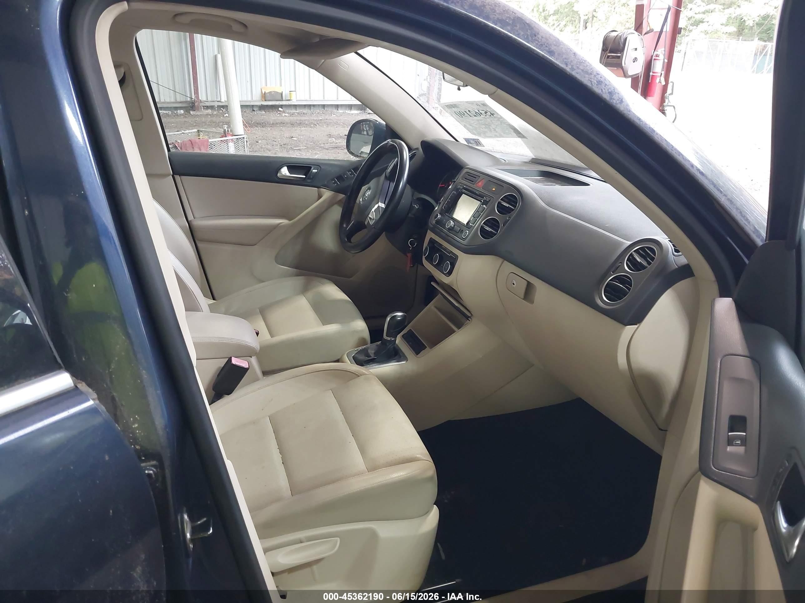 2011 Volkswagen Tiguan Se Dark Blue vin: WVGBV7AX2BW534241