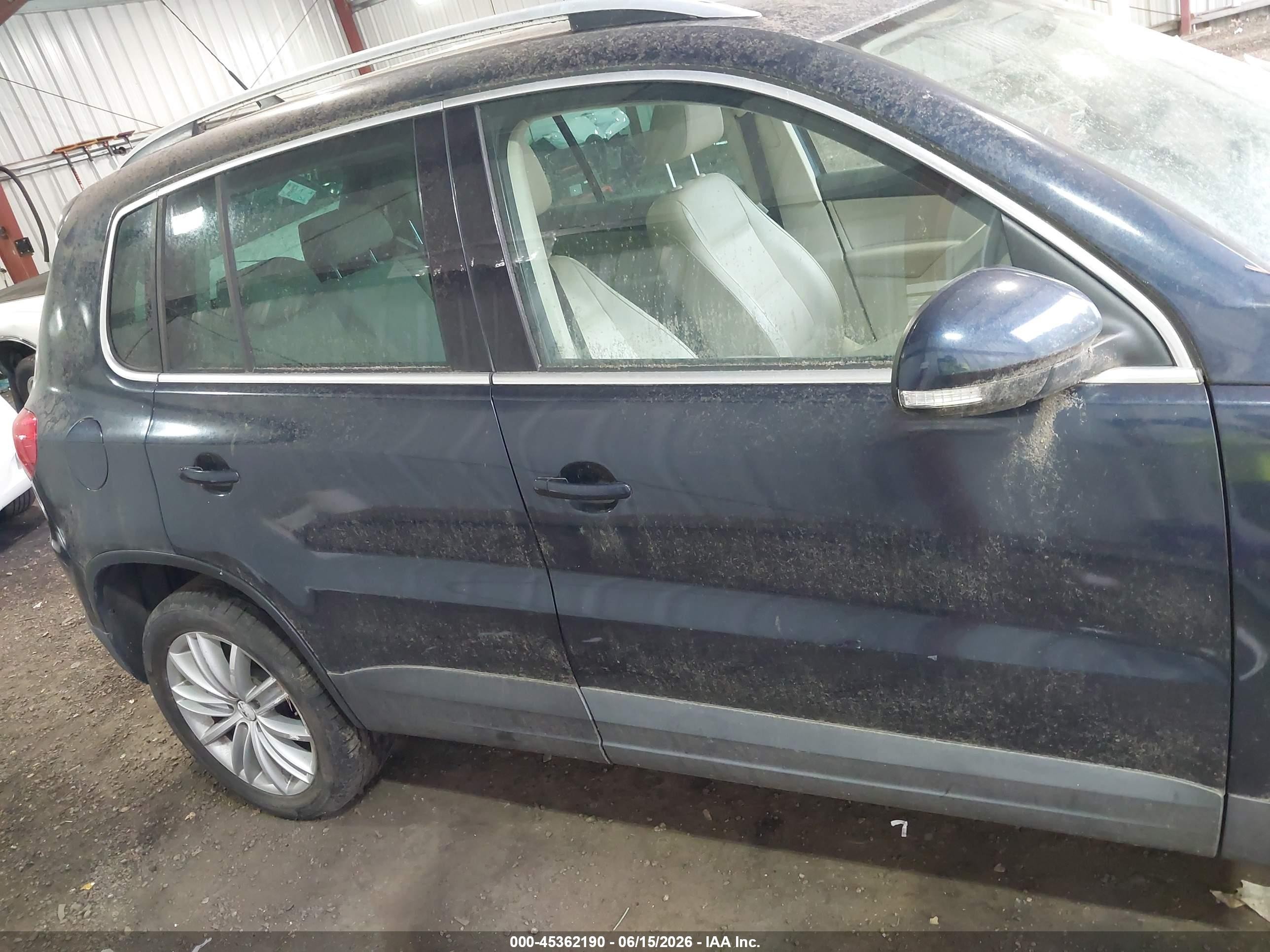 2011 Volkswagen Tiguan Se Dark Blue vin: WVGBV7AX2BW534241