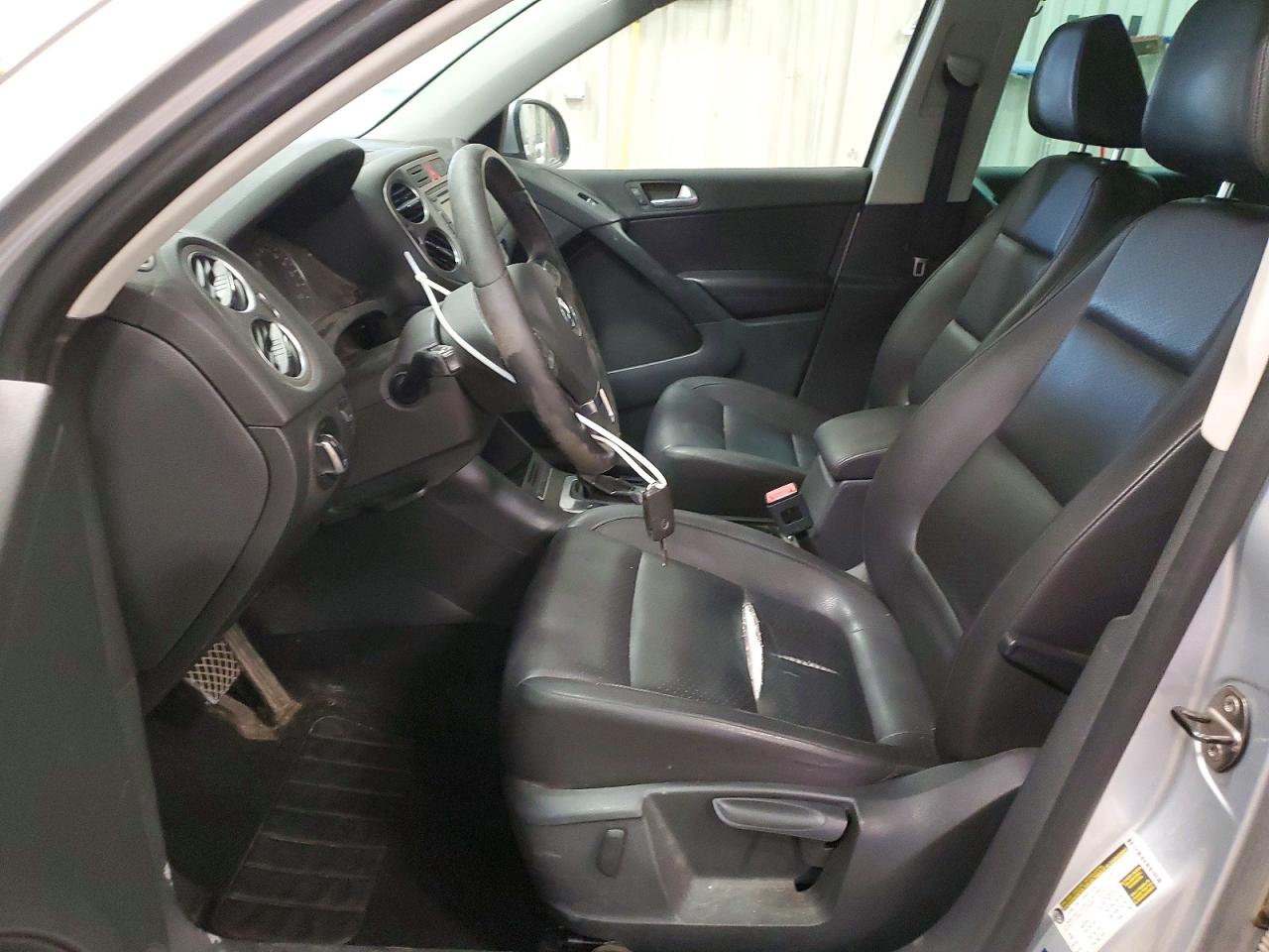 2011 Volkswagen Tiguan S Silver vin: WVGBV7AX2BW539293