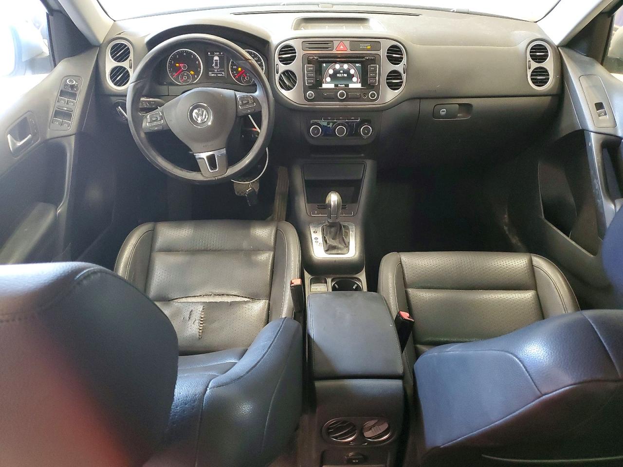 2011 Volkswagen Tiguan S Silver vin: WVGBV7AX2BW539293