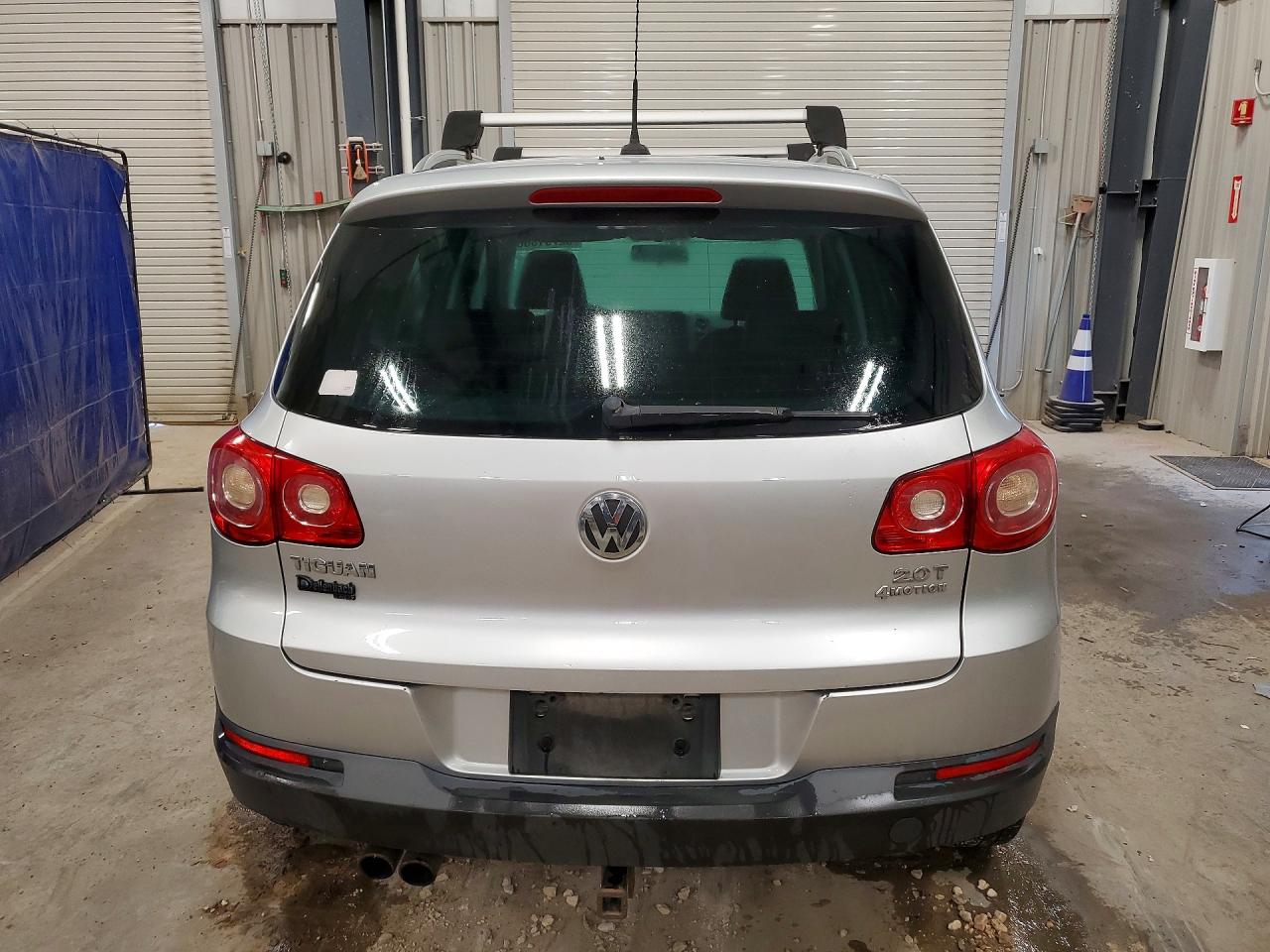 2011 Volkswagen Tiguan S Silver vin: WVGBV7AX2BW539293