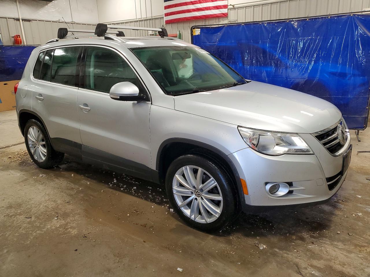 2011 Volkswagen Tiguan S Silver vin: WVGBV7AX2BW539293