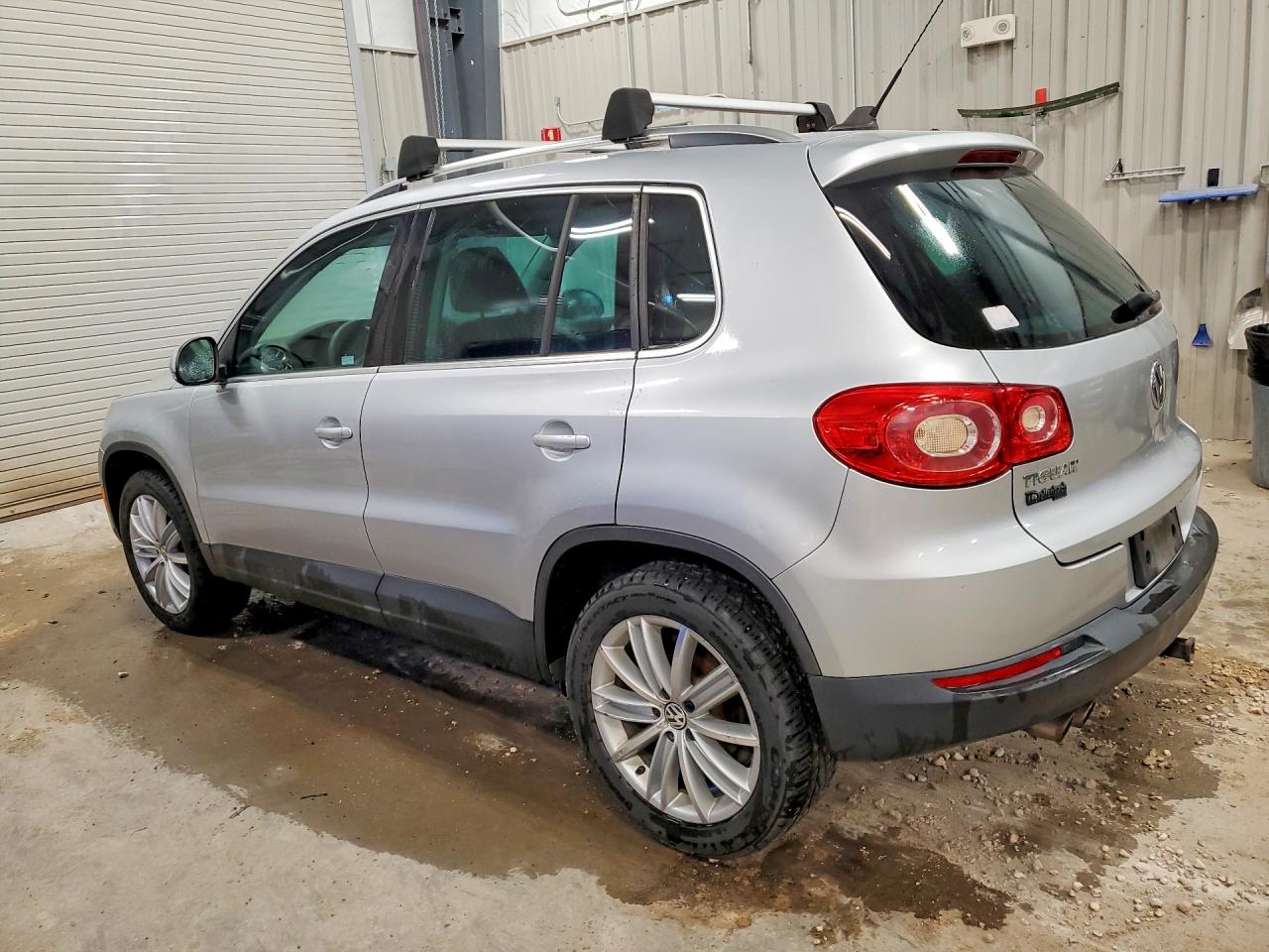 2011 Volkswagen Tiguan S Silver vin: WVGBV7AX2BW539293