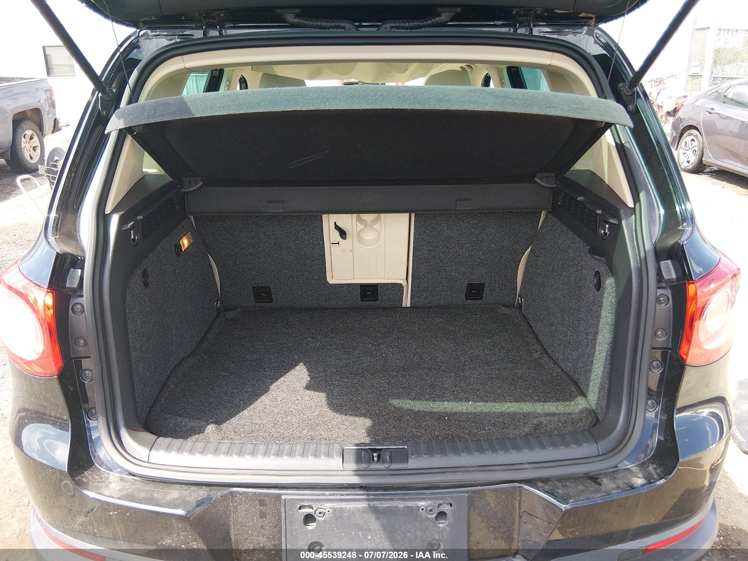 2011 Volkswagen Tiguan Sel Black vin: WVGBV7AX2BW545322