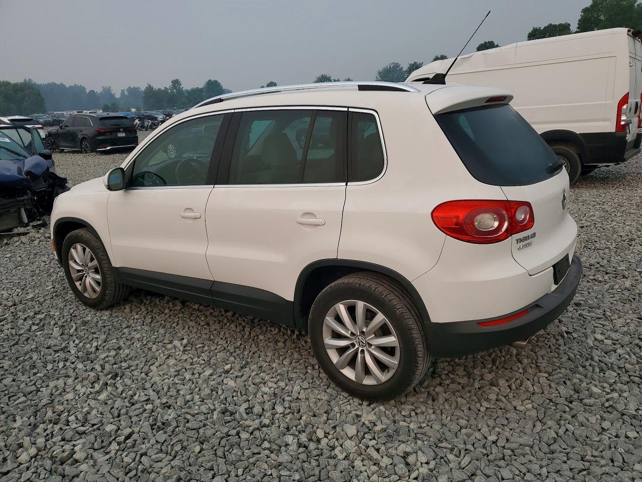 2011 Volkswagen Tiguan S/se/sel White vin: WVGBV7AX2BW549659
