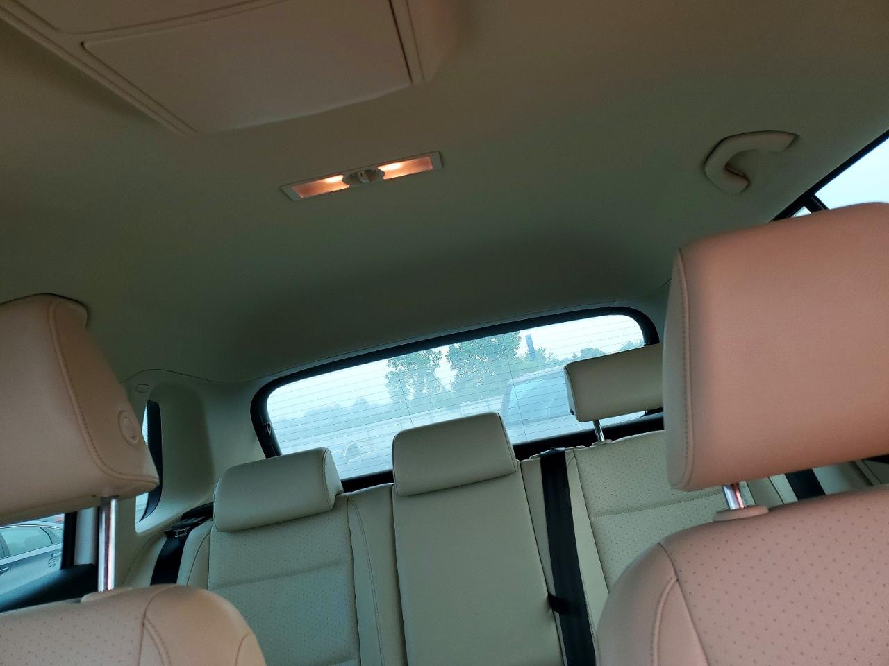 2011 Volkswagen Tiguan S/se/sel White vin: WVGBV7AX2BW549659