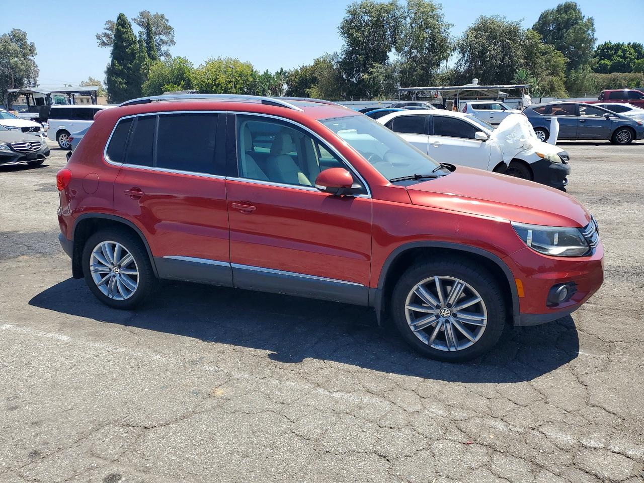 2012 Volkswagen Tiguan S Red vin: WVGBV7AX2CW102668