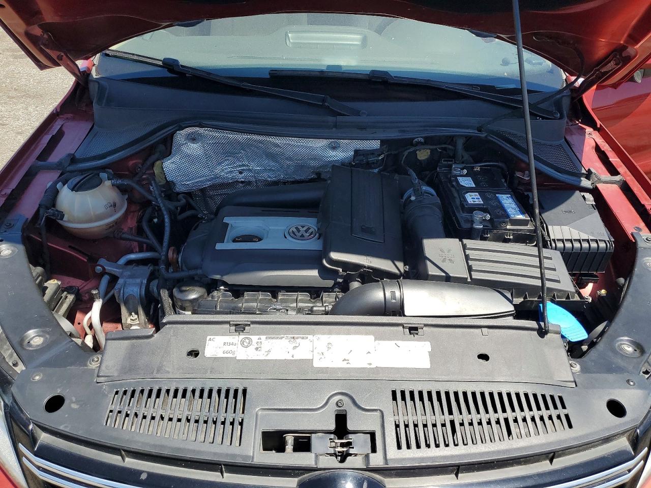 2012 Volkswagen Tiguan S Red vin: WVGBV7AX2CW102668