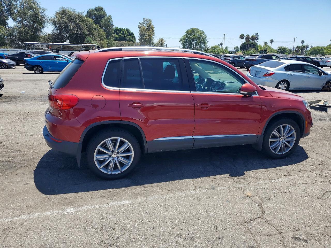 2012 Volkswagen Tiguan S Red vin: WVGBV7AX2CW102668