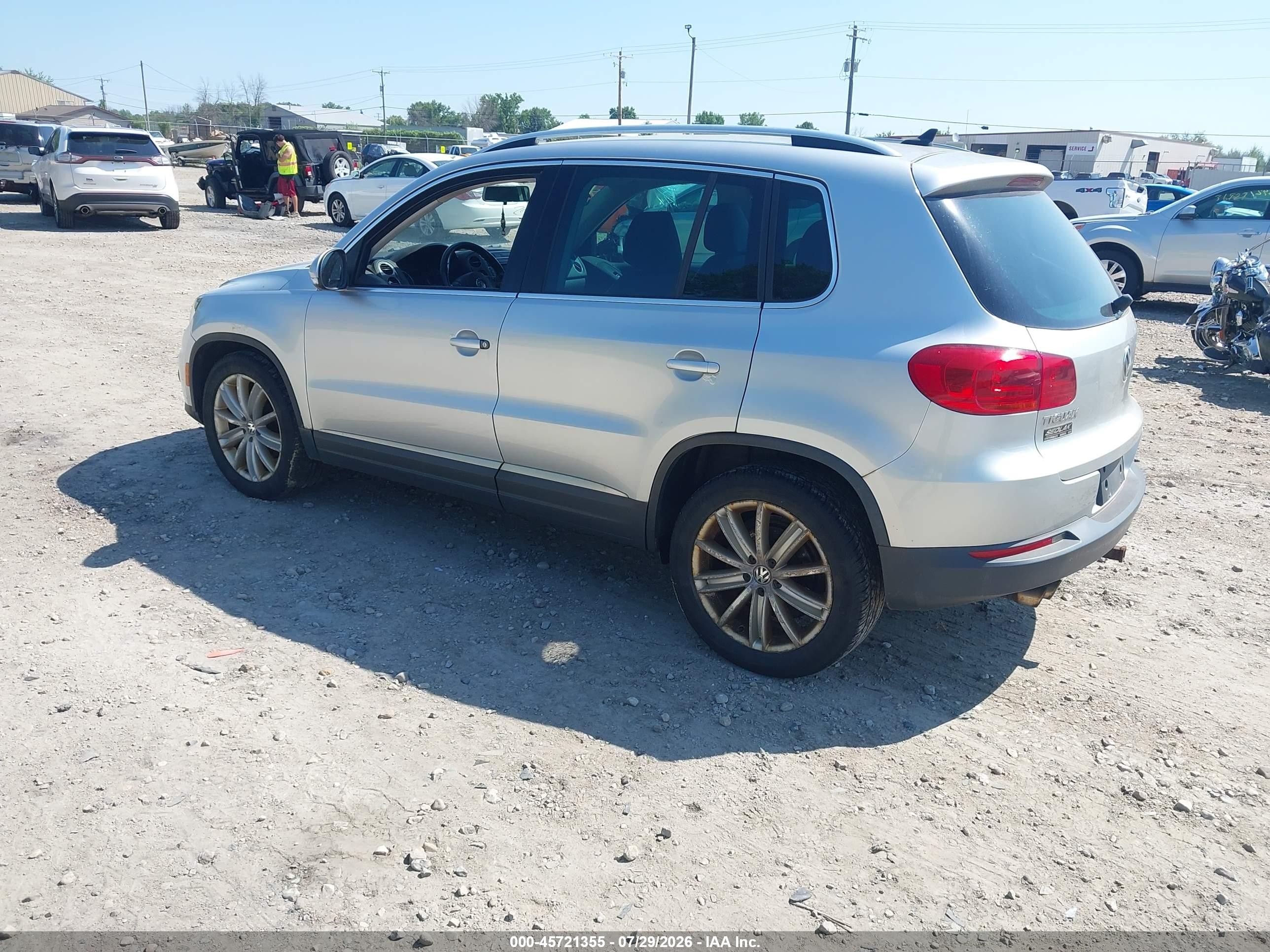 2012 Volkswagen Tiguan Se Silver vin: WVGBV7AX2CW543149