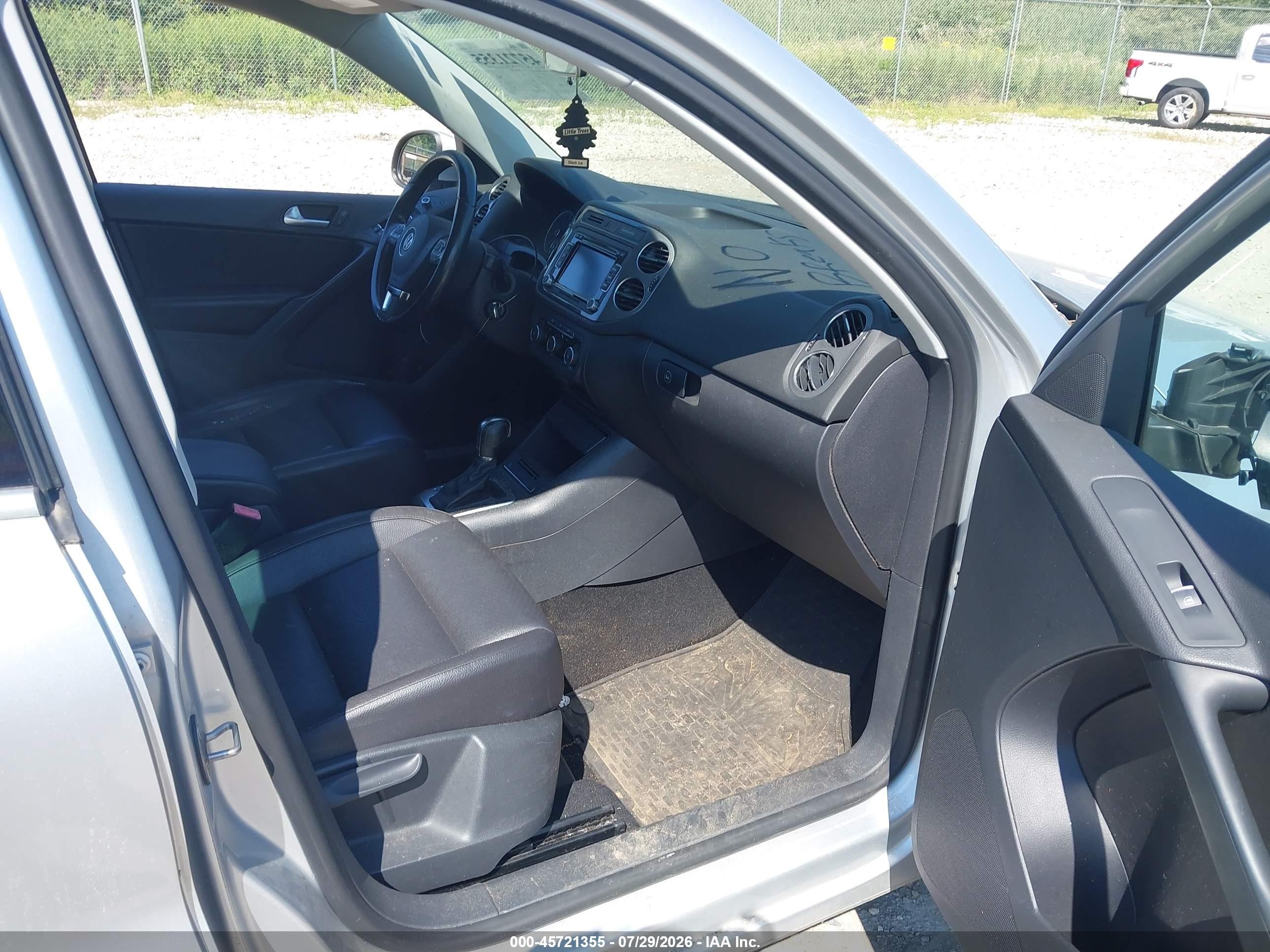 2012 Volkswagen Tiguan Se Silver vin: WVGBV7AX2CW543149