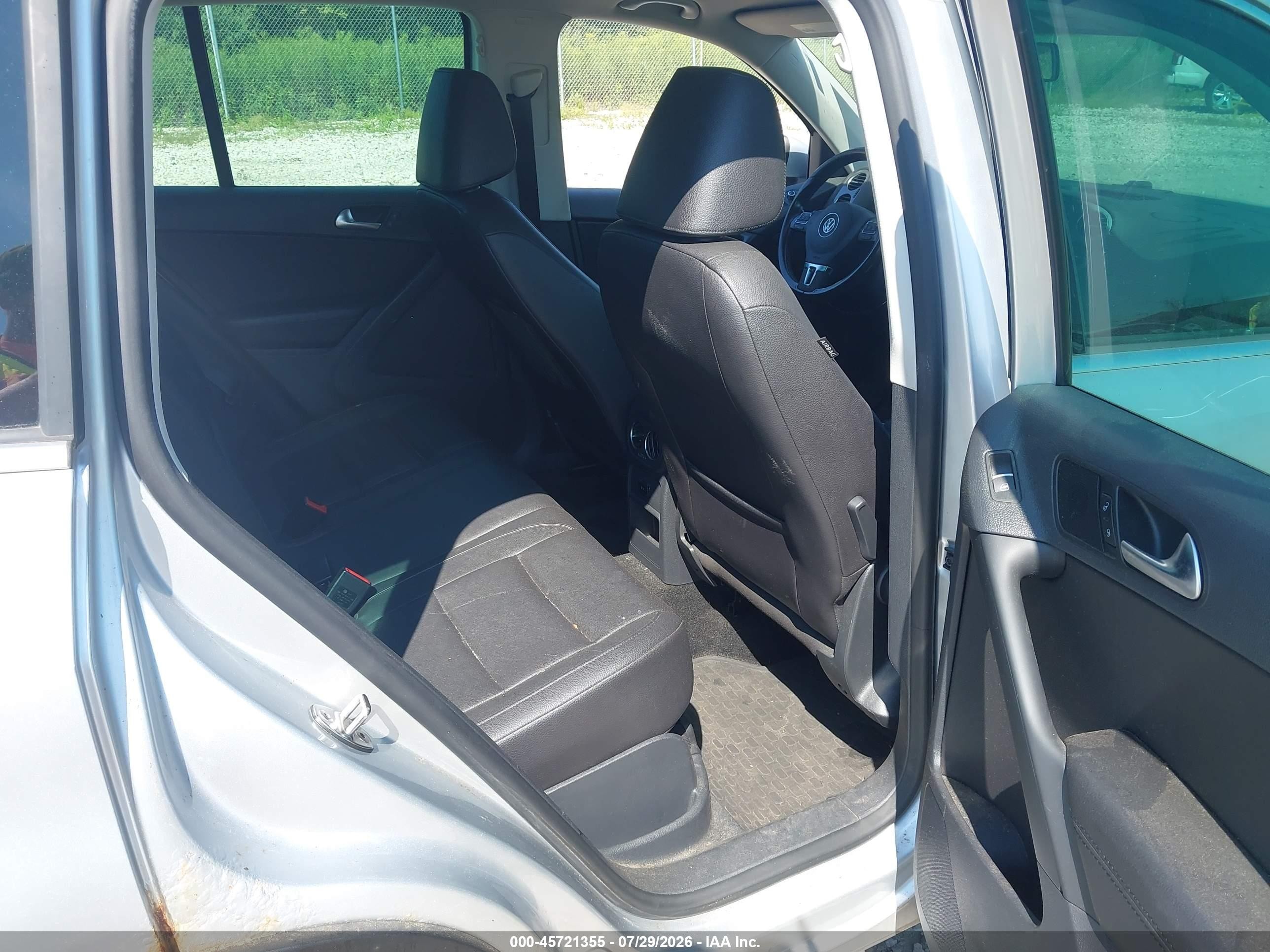 2012 Volkswagen Tiguan Se Silver vin: WVGBV7AX2CW543149