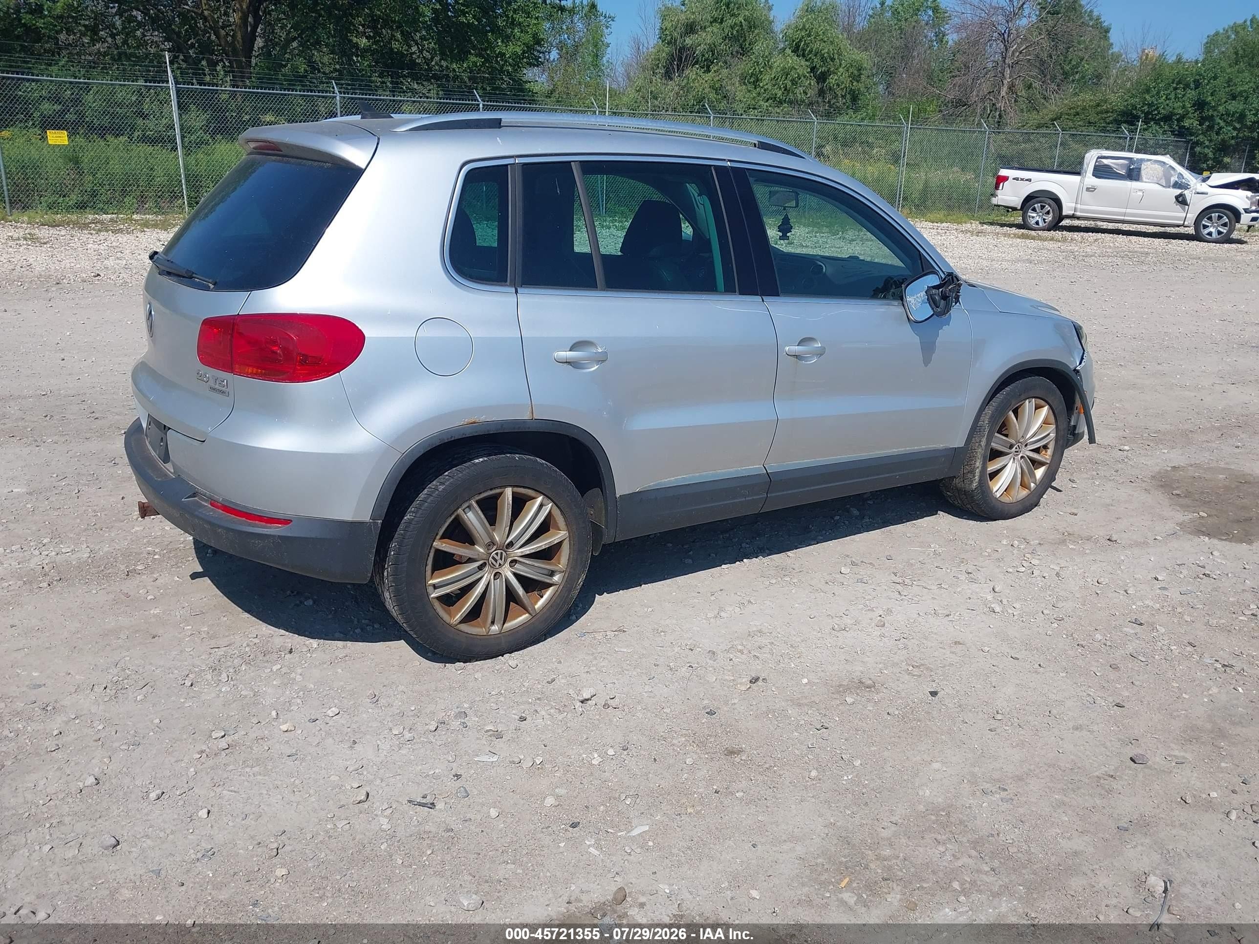 2012 Volkswagen Tiguan Se Silver vin: WVGBV7AX2CW543149