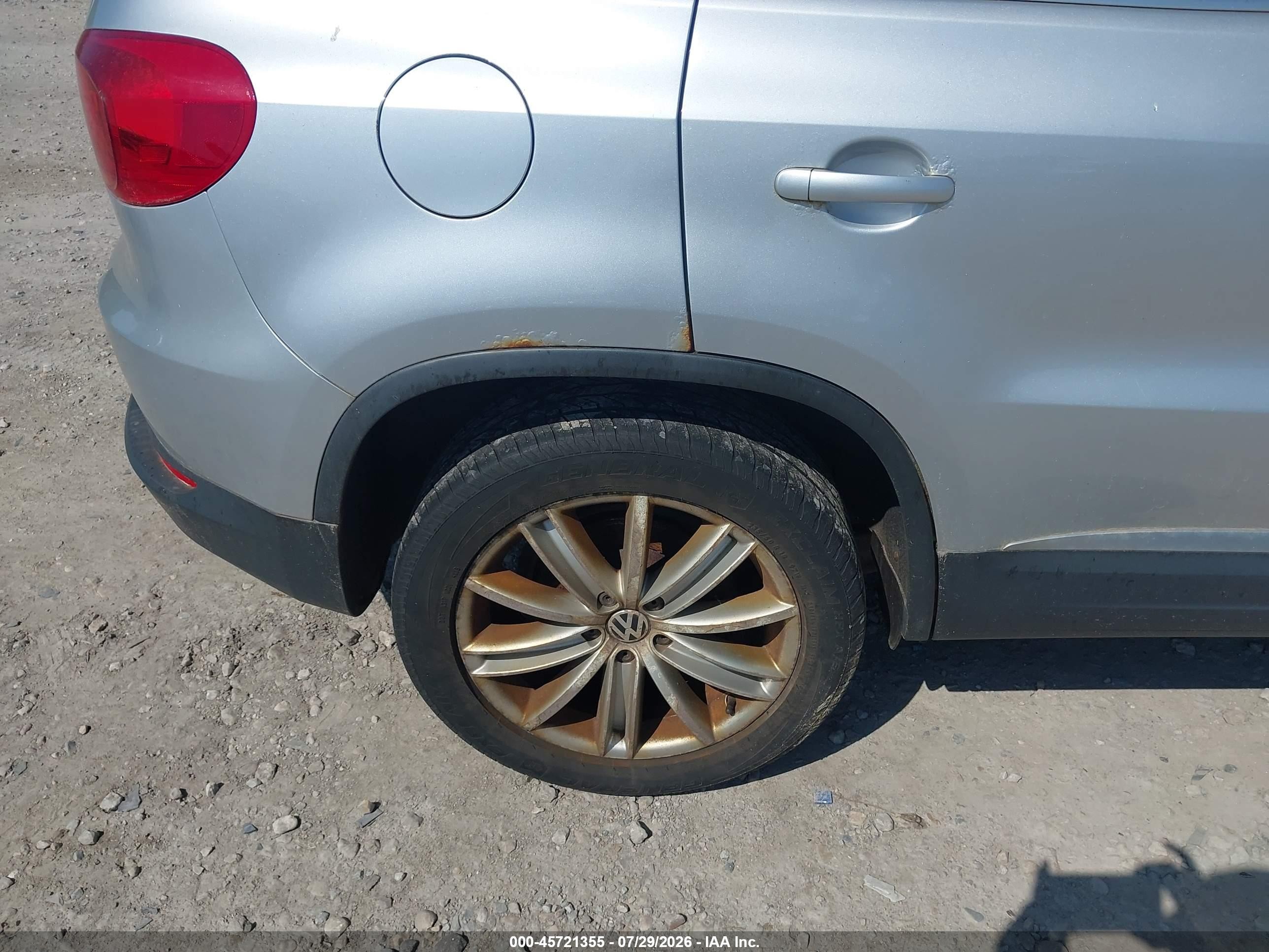 2012 Volkswagen Tiguan Se Silver vin: WVGBV7AX2CW543149