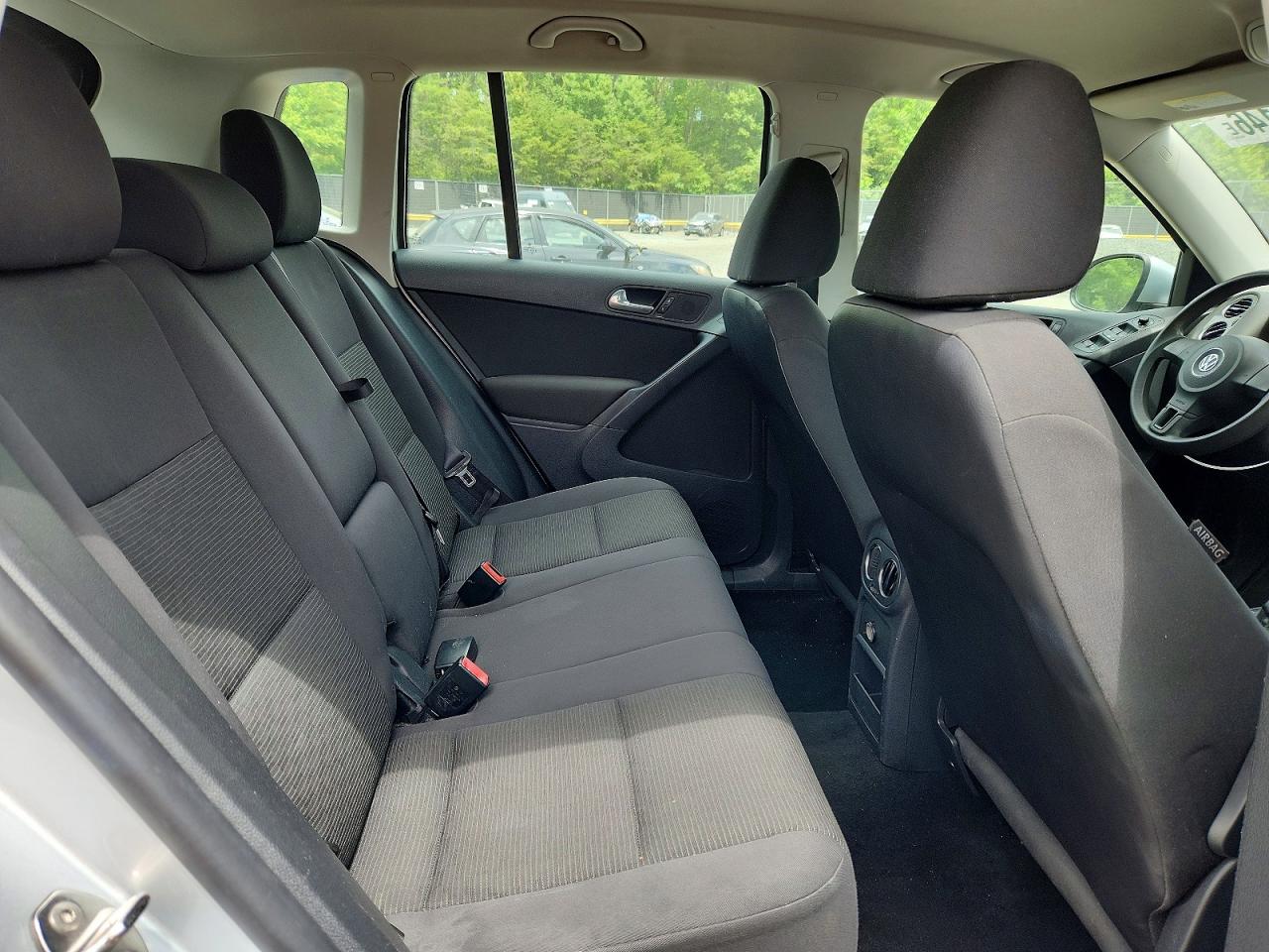 2012 Volkswagen Tiguan S Silver vin: WVGBV7AX2CW560307