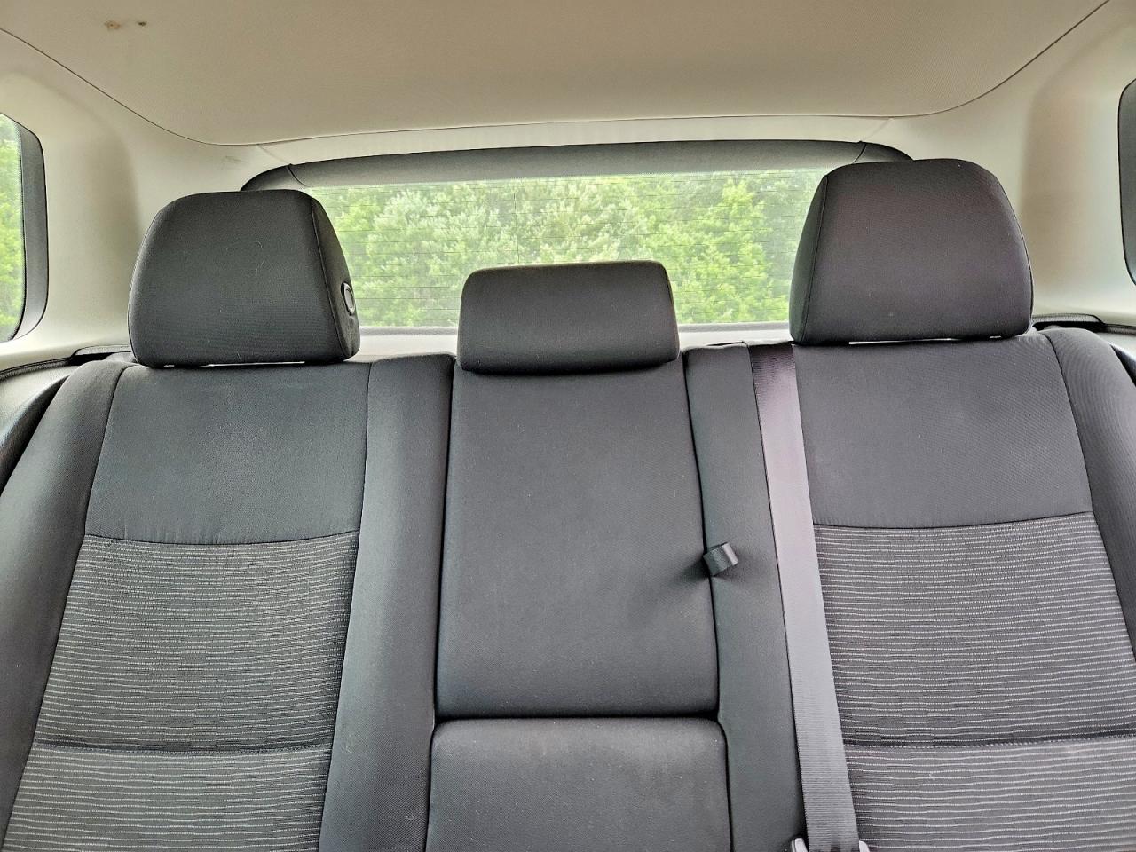 2012 Volkswagen Tiguan S Silver vin: WVGBV7AX2CW560307