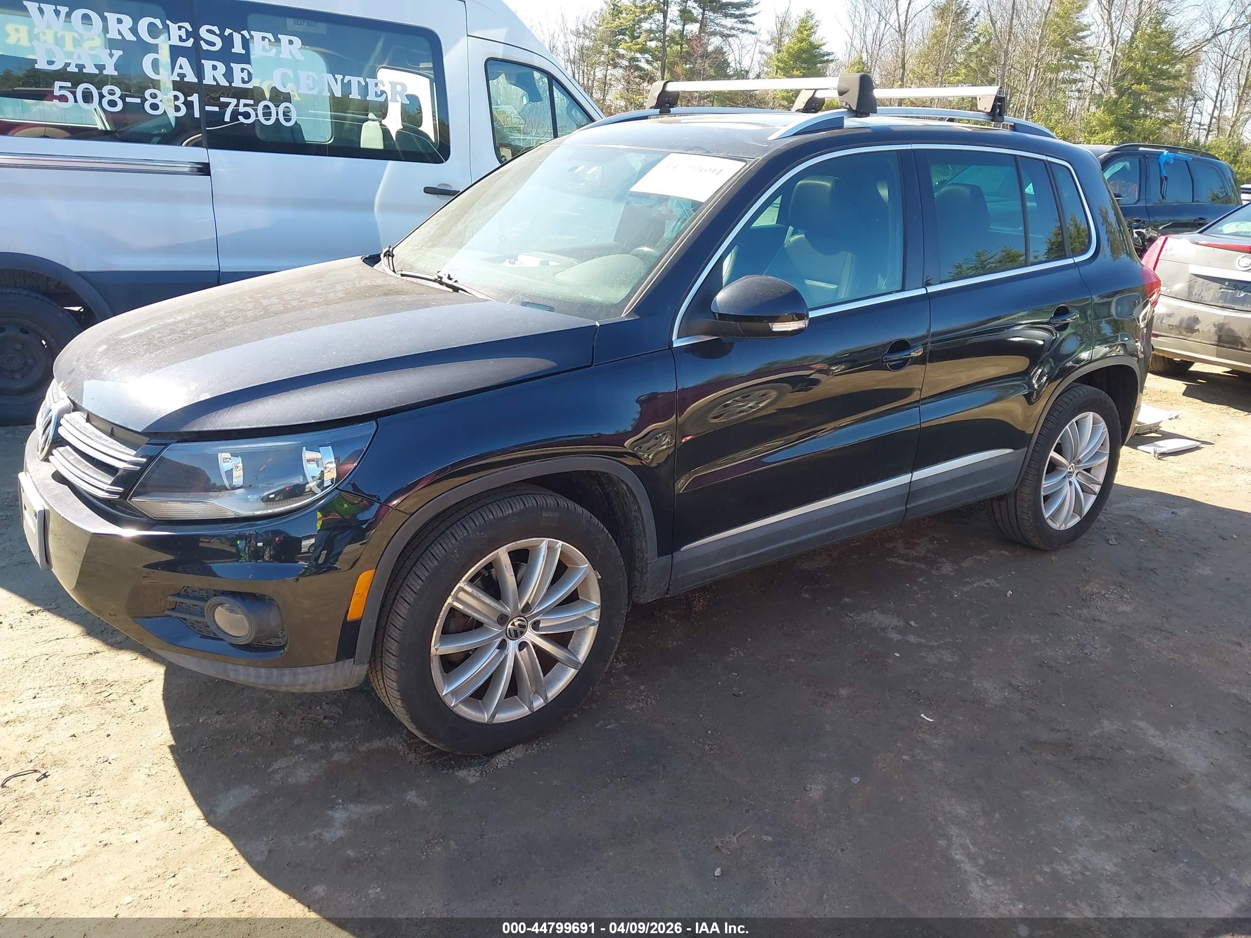 2012 Volkswagen Tiguan Se Black vin: WVGBV7AX2CW591203