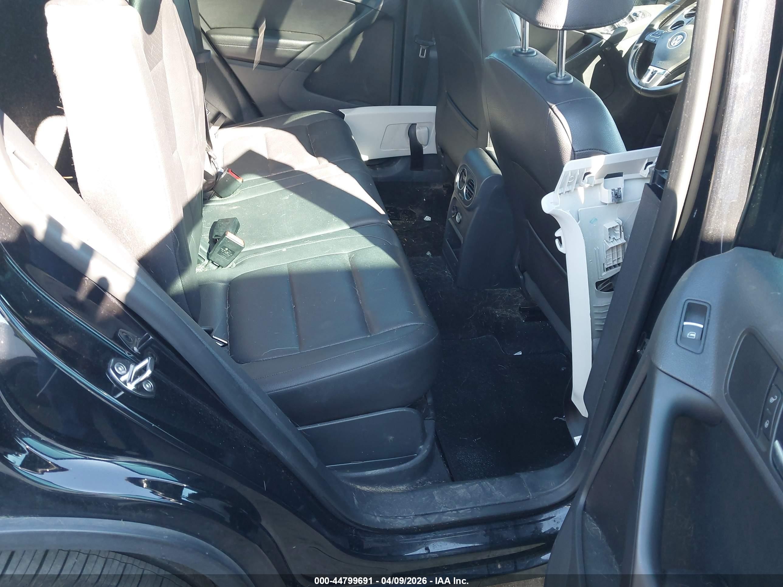 2012 Volkswagen Tiguan Se Black vin: WVGBV7AX2CW591203