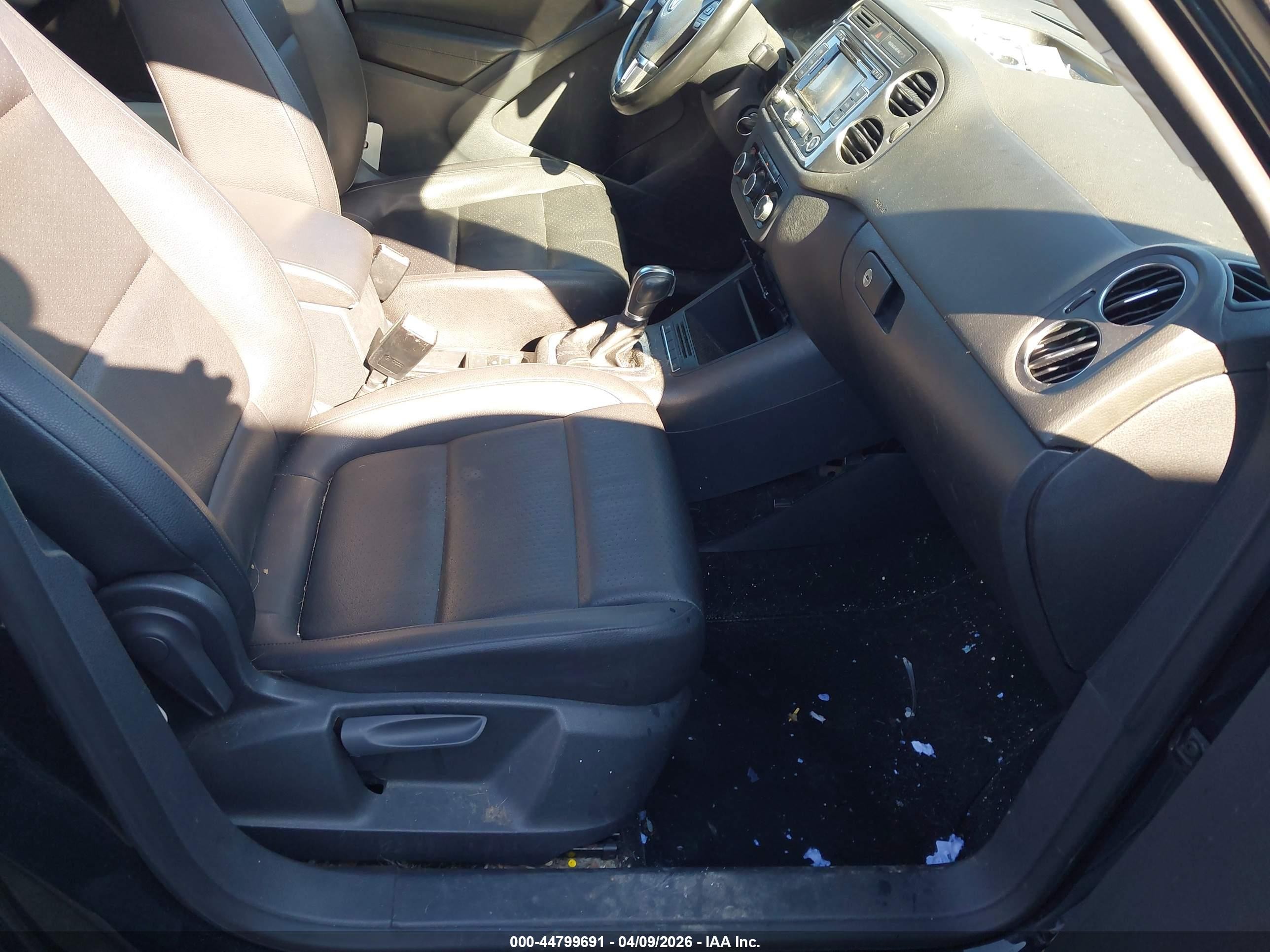 2012 Volkswagen Tiguan Se Black vin: WVGBV7AX2CW591203