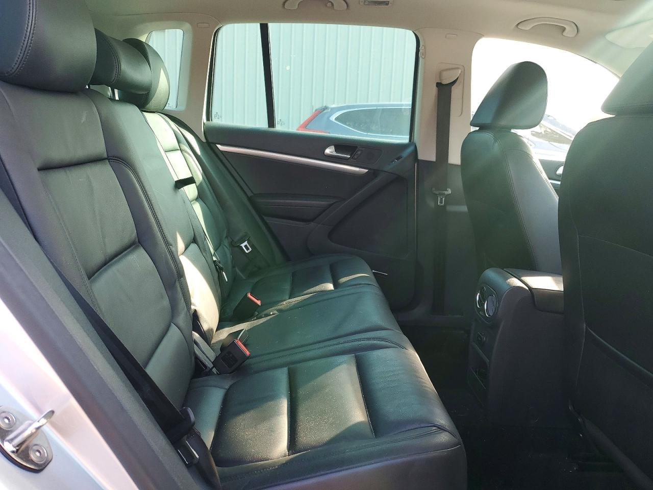2012 Volkswagen Tiguan S Silver vin: WVGBV7AX2CW591766
