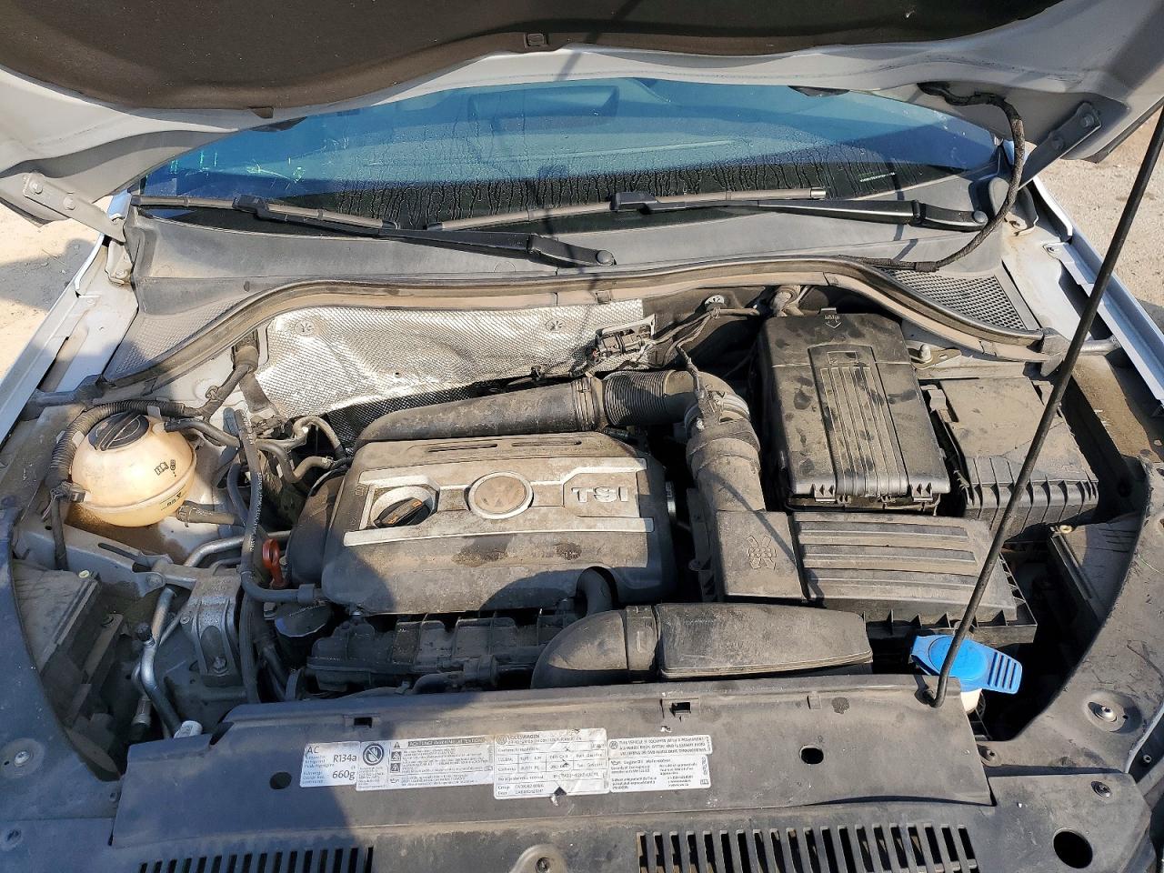 2012 Volkswagen Tiguan S Silver vin: WVGBV7AX2CW591766