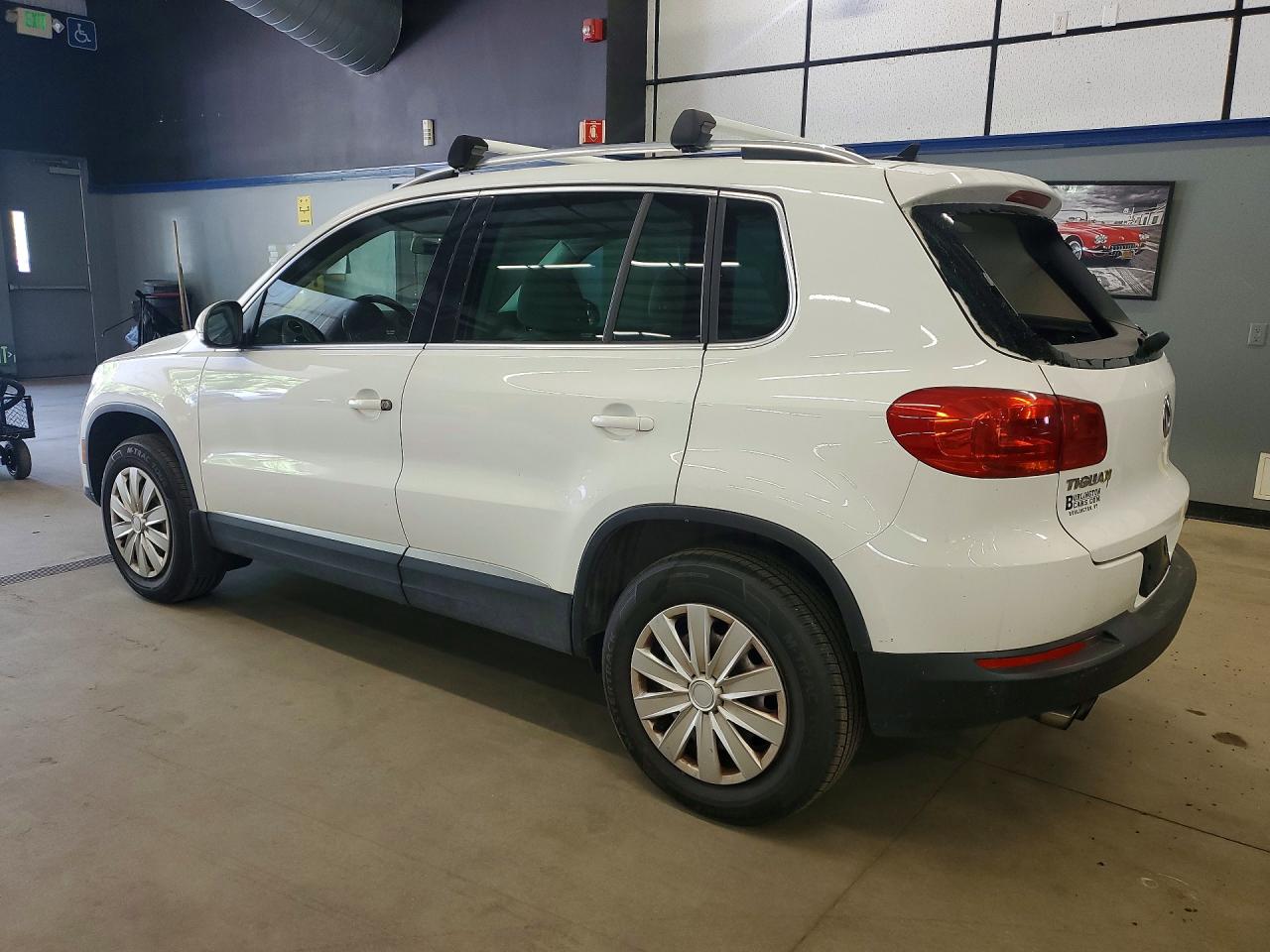 2012 Volkswagen Tiguan S White vin: WVGBV7AX2CW607397