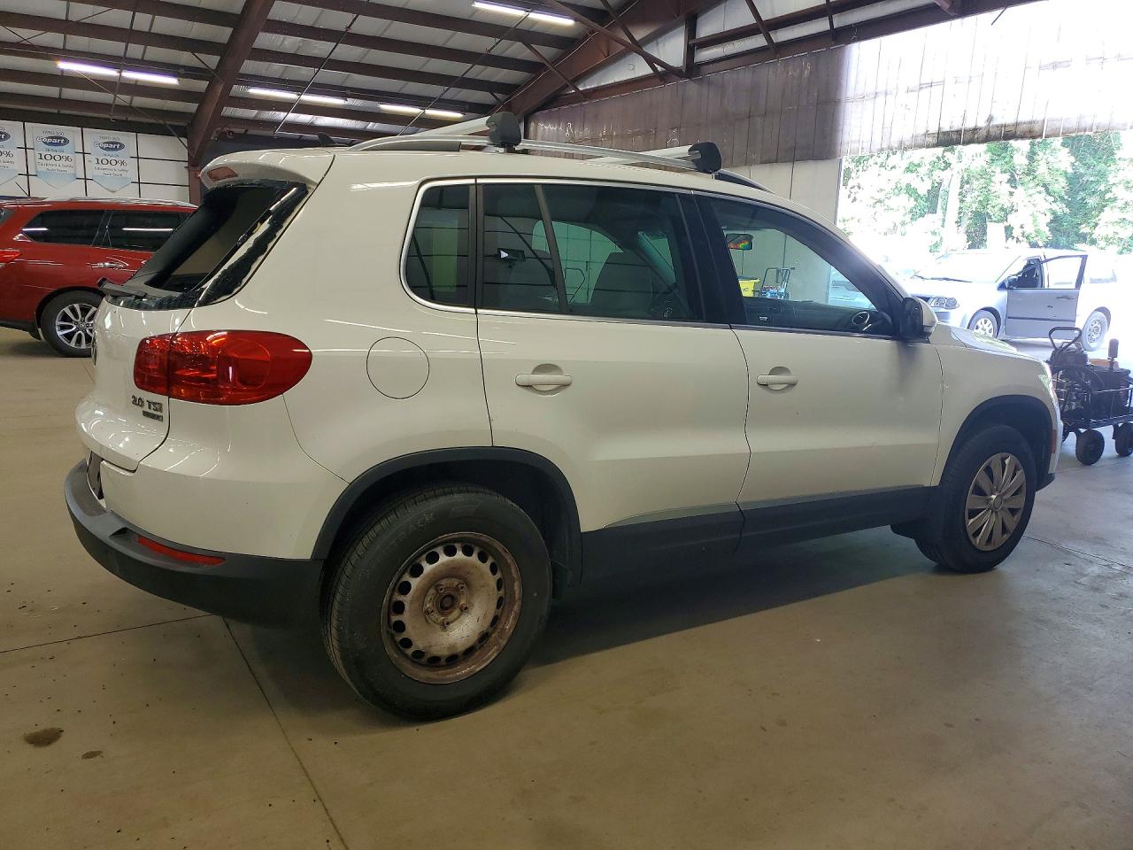 2012 Volkswagen Tiguan S White vin: WVGBV7AX2CW607397