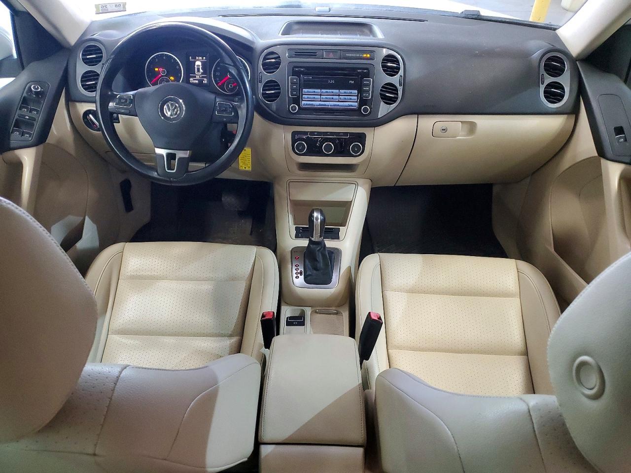 2012 Volkswagen Tiguan S White vin: WVGBV7AX2CW607397