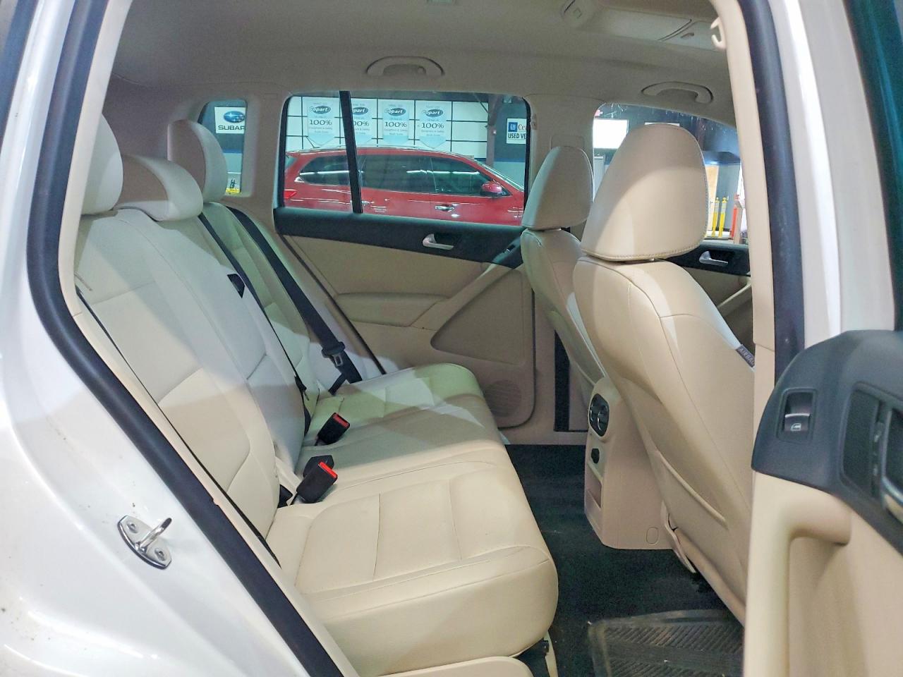 2012 Volkswagen Tiguan S White vin: WVGBV7AX2CW607397