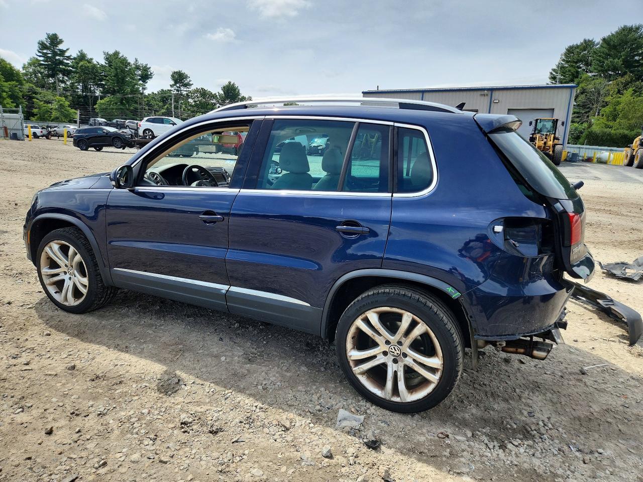 2012 Volkswagen Tiguan S Blue vin: WVGBV7AX2CW607755