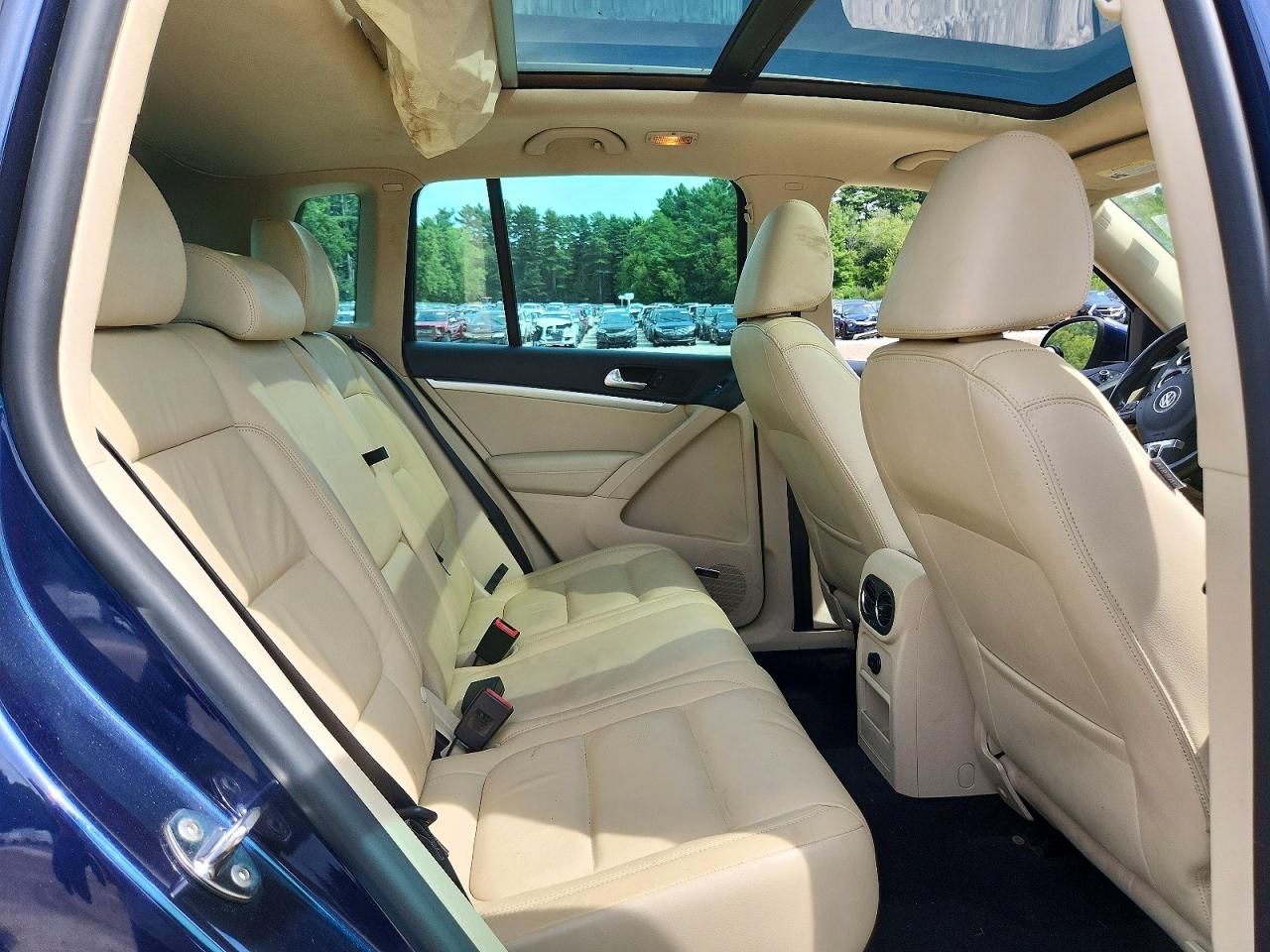 2012 Volkswagen Tiguan S Blue vin: WVGBV7AX2CW607755