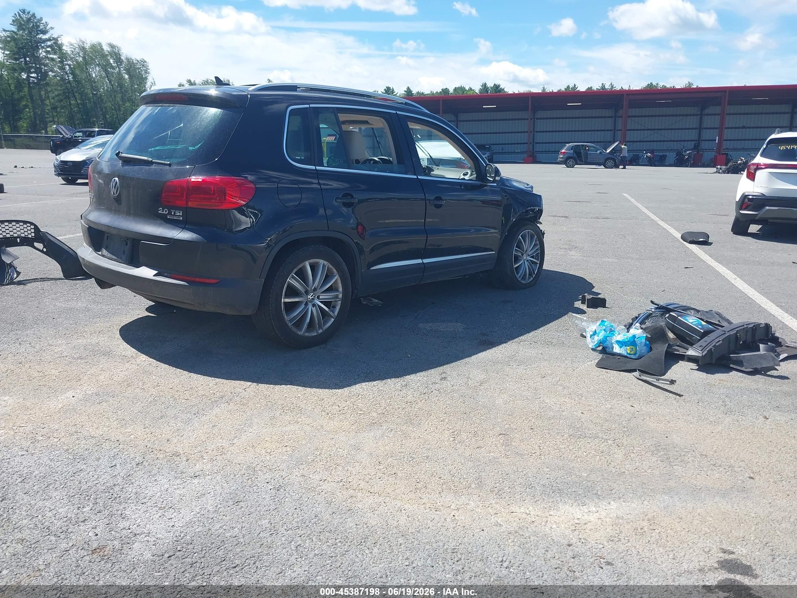 2012 Volkswagen Tiguan Se Black vin: WVGBV7AX2CW609358