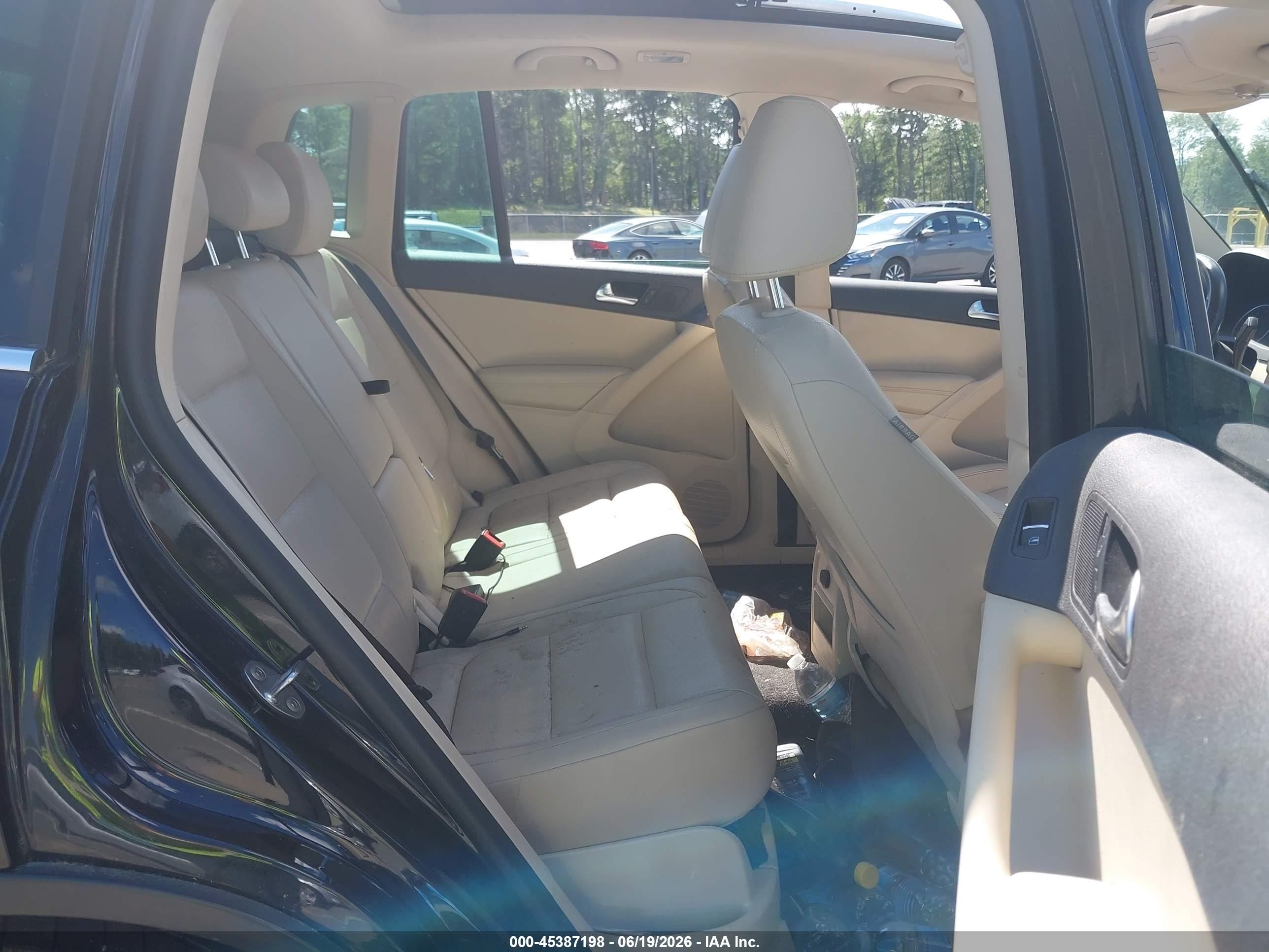 2012 Volkswagen Tiguan Se Black vin: WVGBV7AX2CW609358