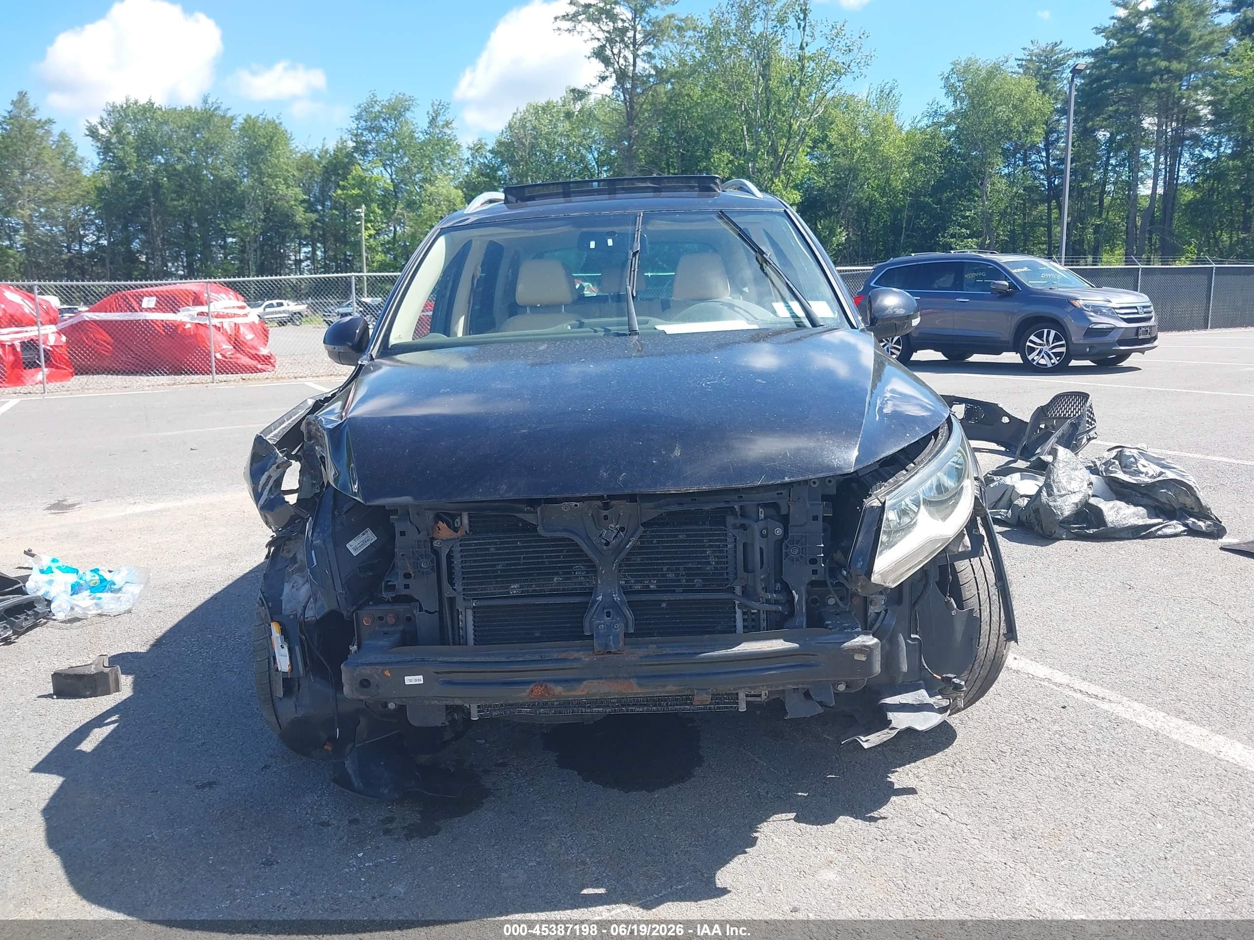 2012 Volkswagen Tiguan Se Black vin: WVGBV7AX2CW609358
