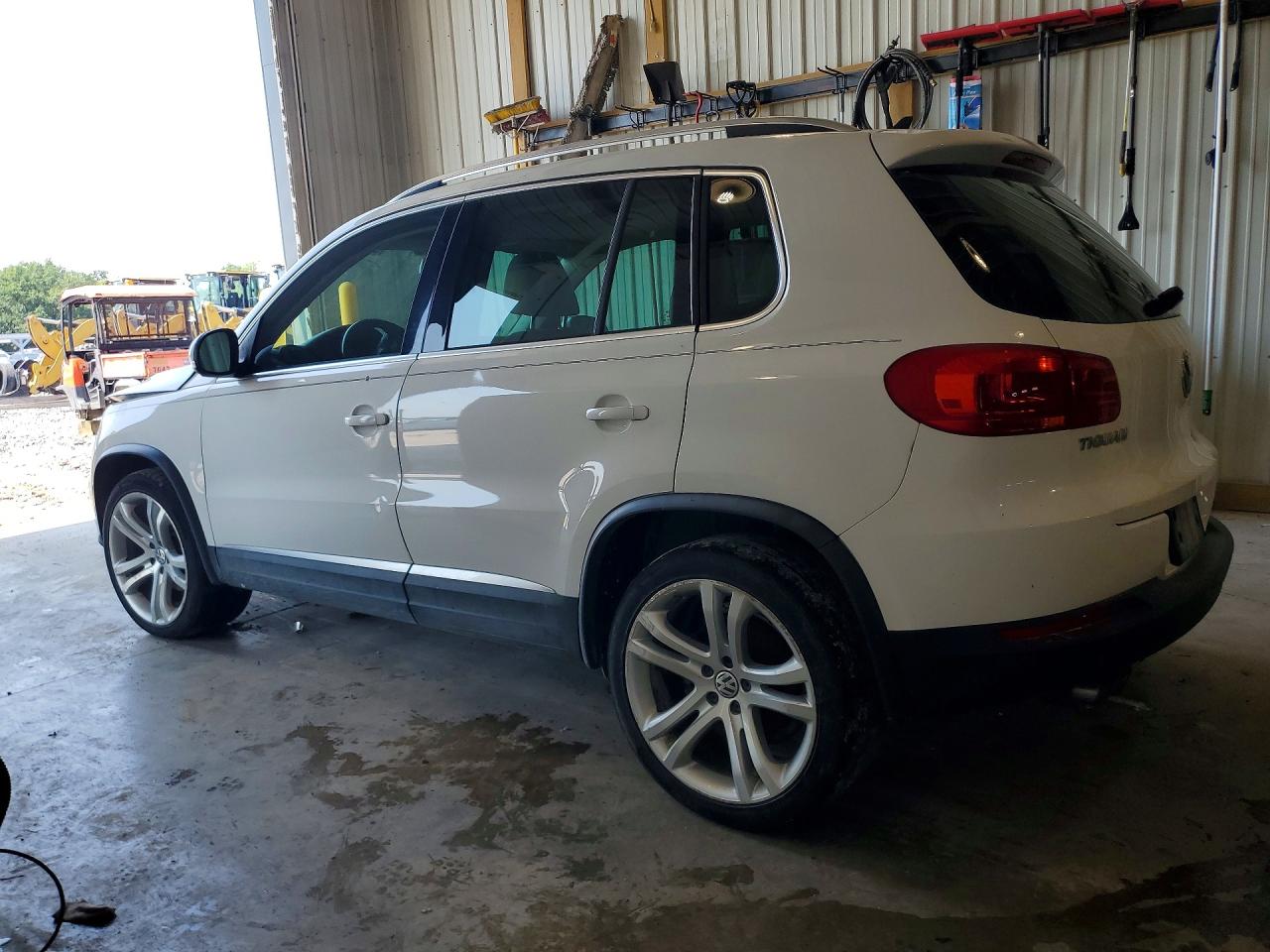 2013 Volkswagen Tiguan S Белый vin: WVGBV7AX2DW501582